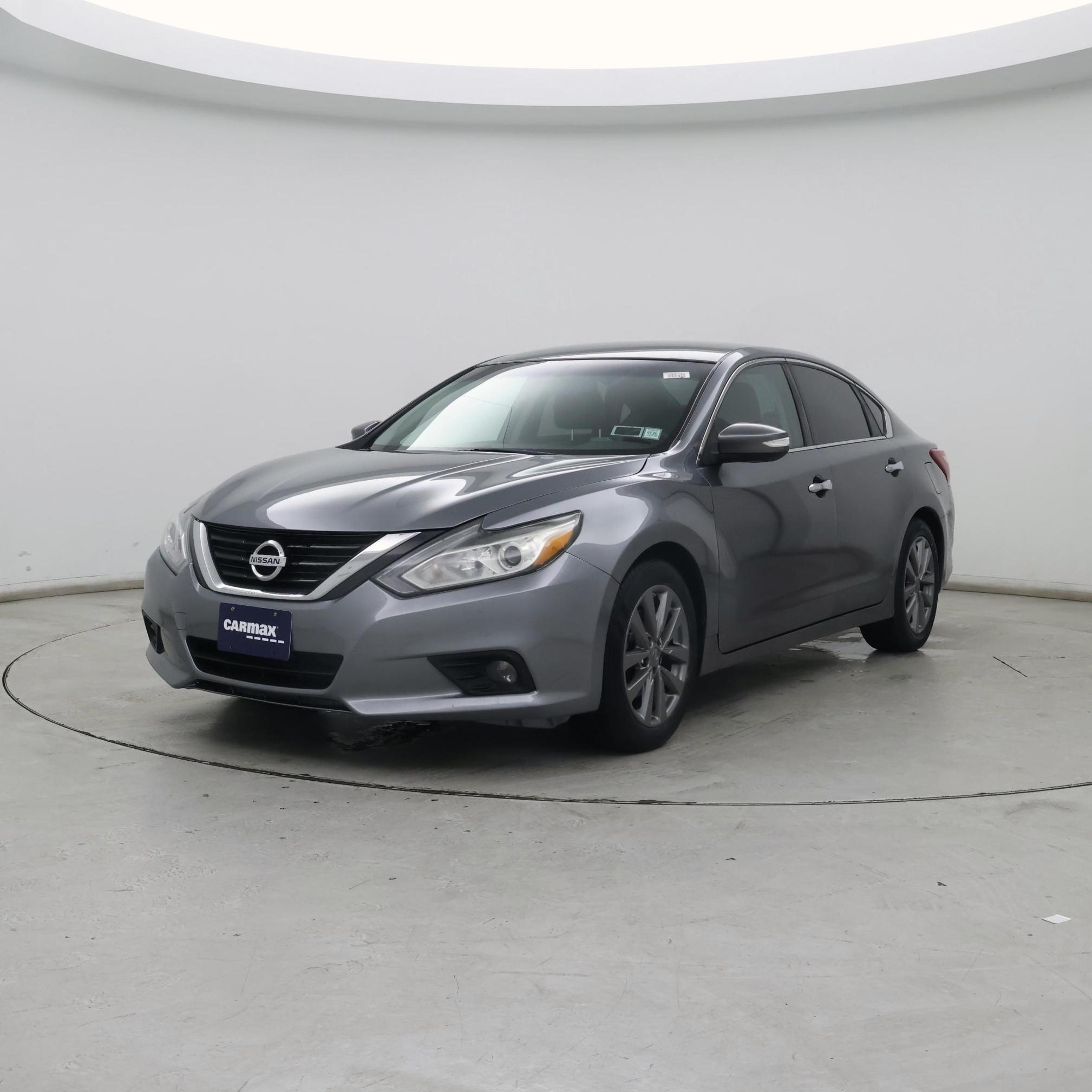 Thumbnail: 2018 Nissan Altima - 4