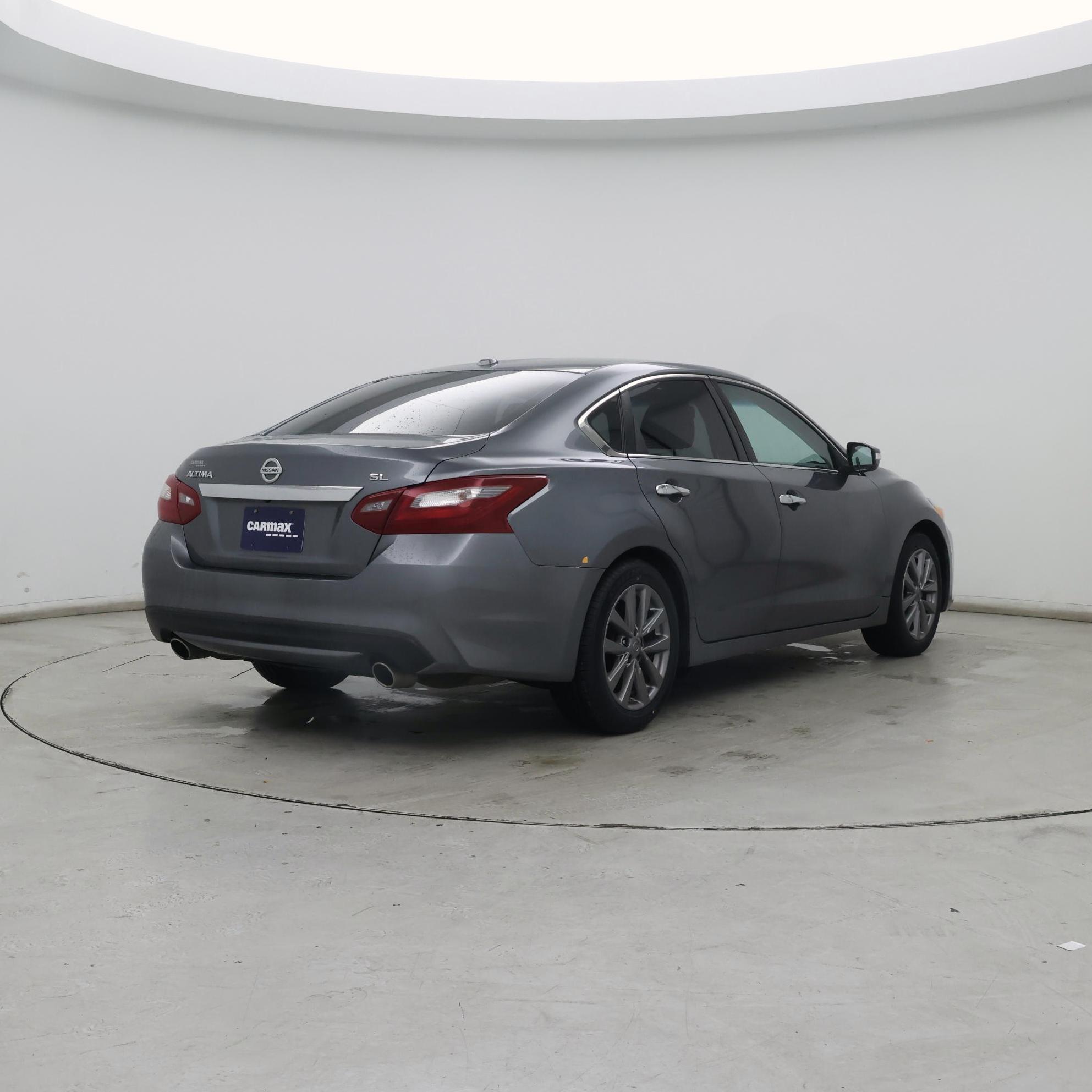 Thumbnail: 2018 Nissan Altima - 8