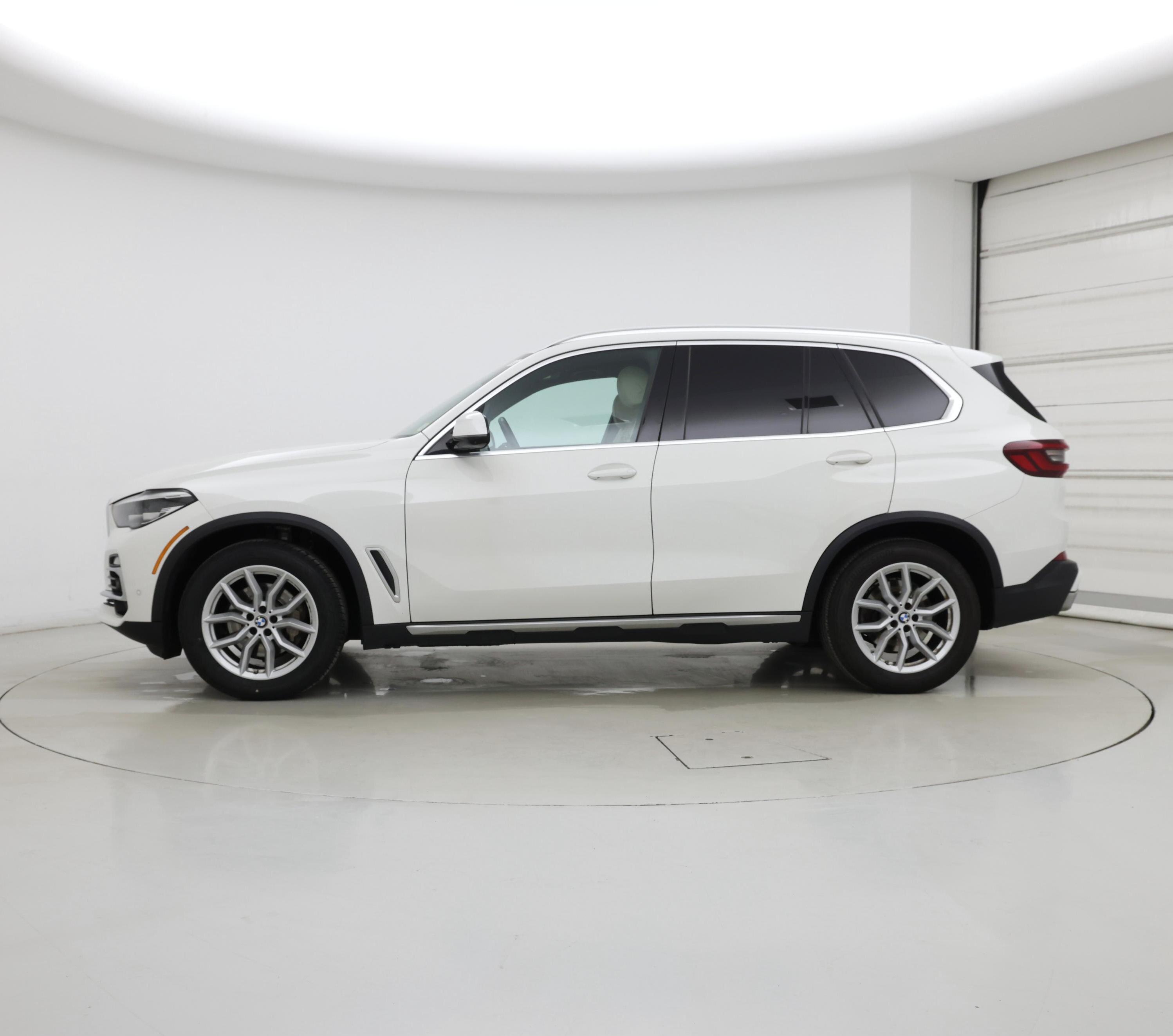 Thumbnail: 2021 BMW X5 - 3