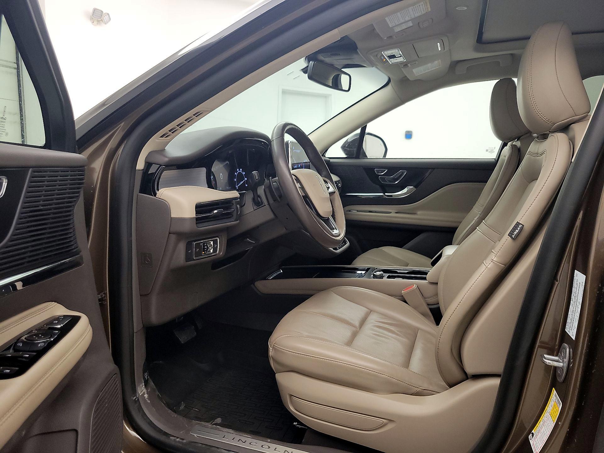 Thumbnail: 2022 Lincoln Corsair - 11