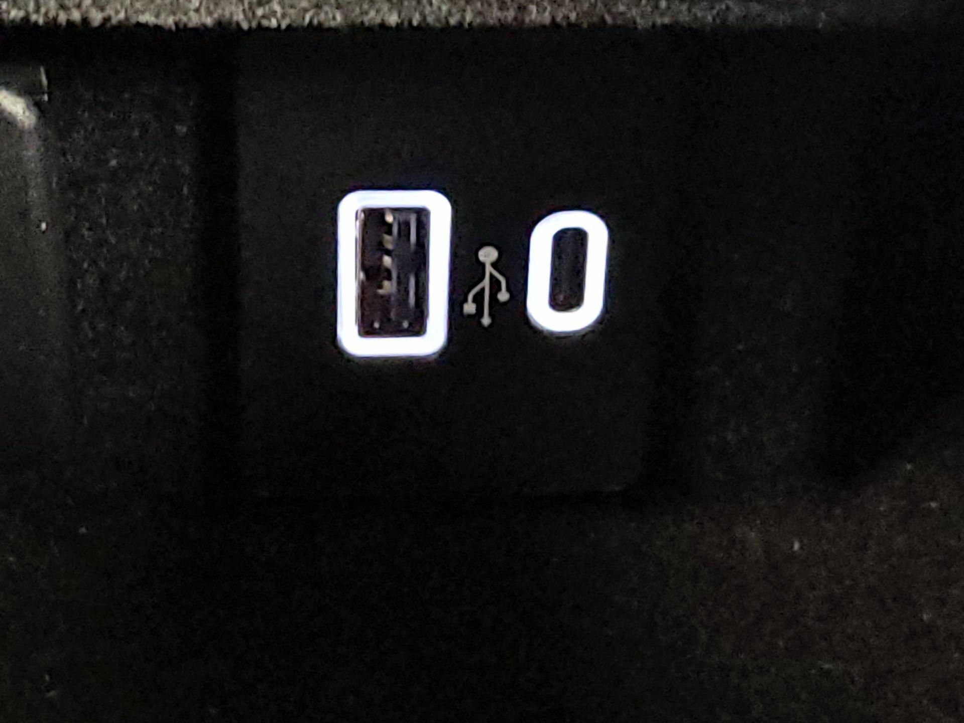 Thumbnail: 2022 Lincoln Corsair - 19