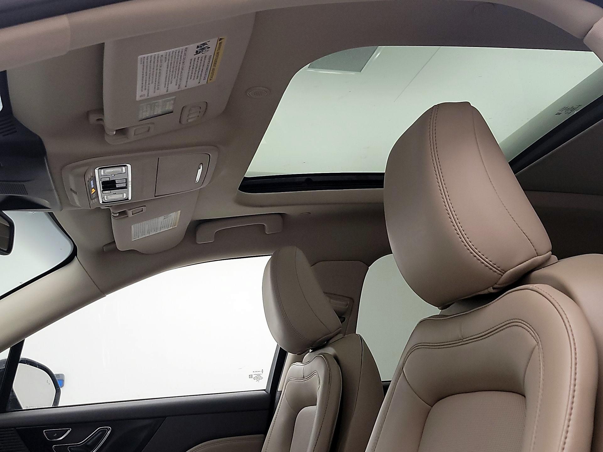 Thumbnail: 2022 Lincoln Corsair - 20