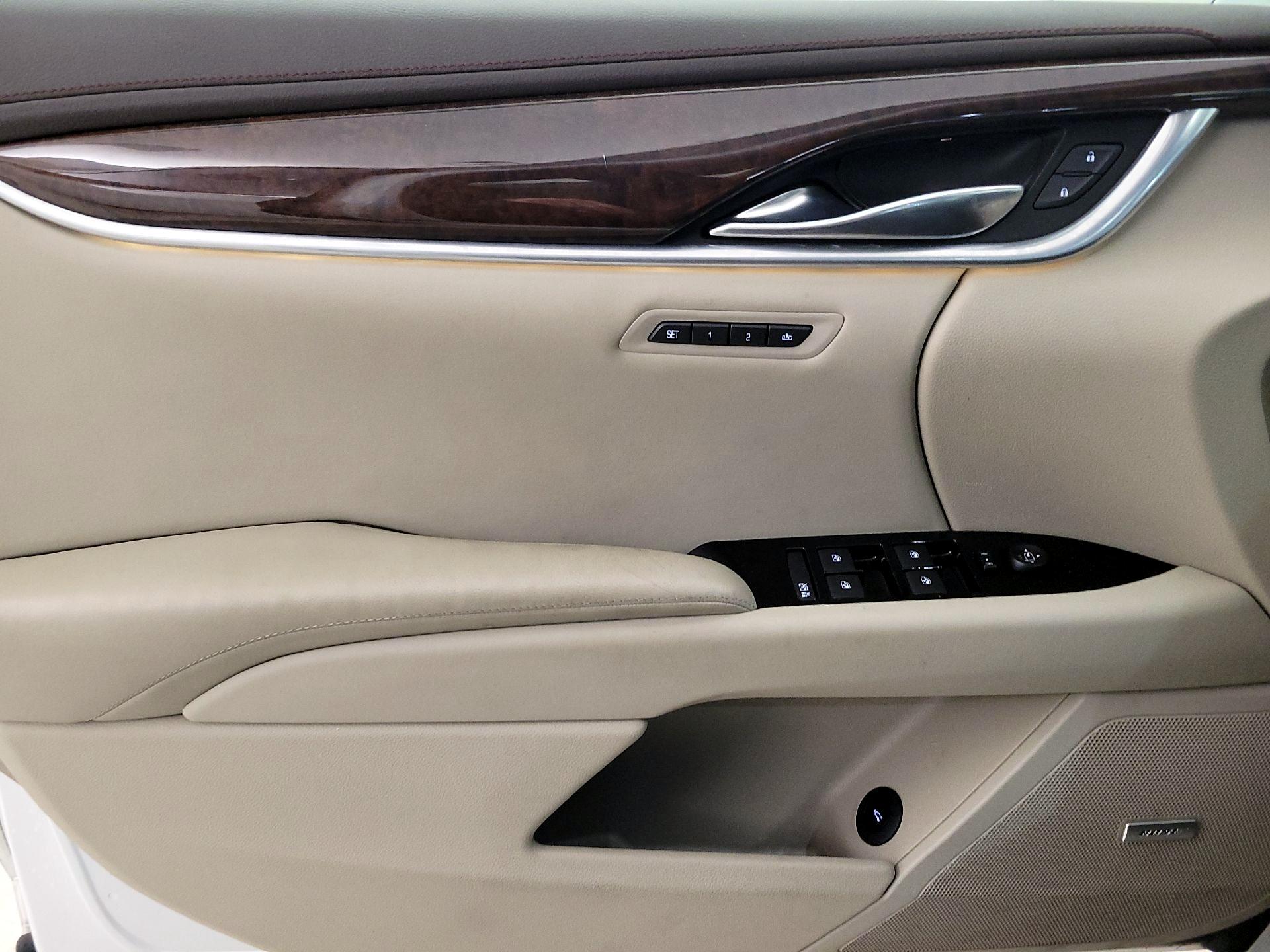 Thumbnail: 2016 Cadillac XTS - 12