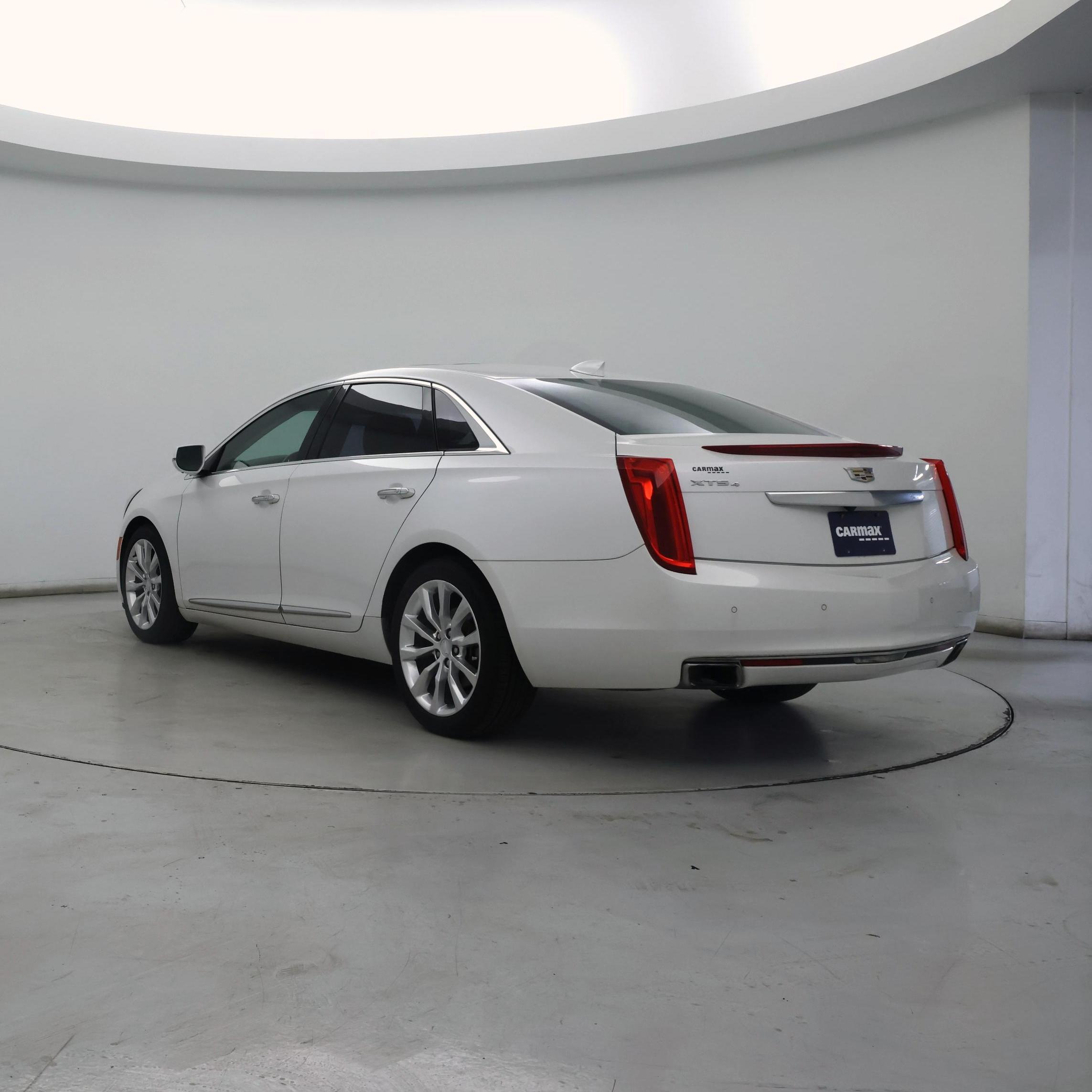 Thumbnail: 2016 Cadillac XTS - 2