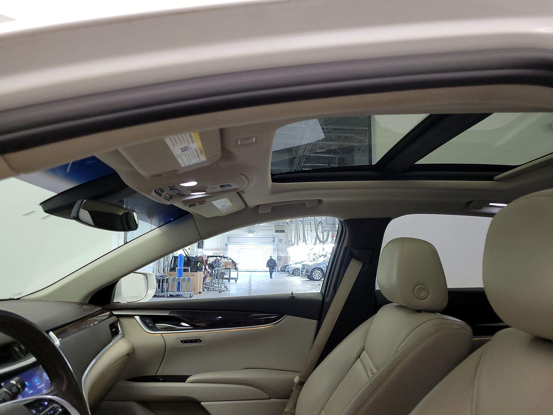 Thumbnail: 2016 Cadillac XTS - 19