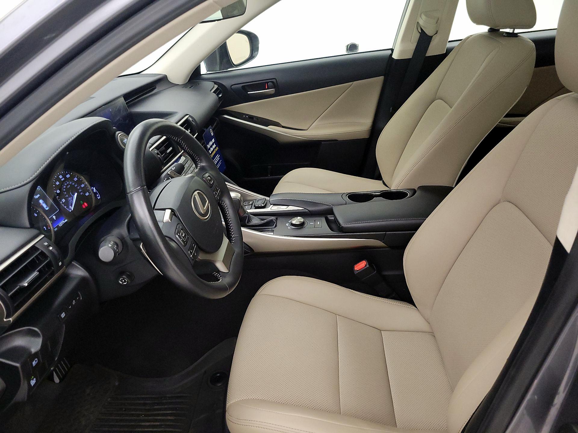 Thumbnail: 2019 Lexus IS - 11