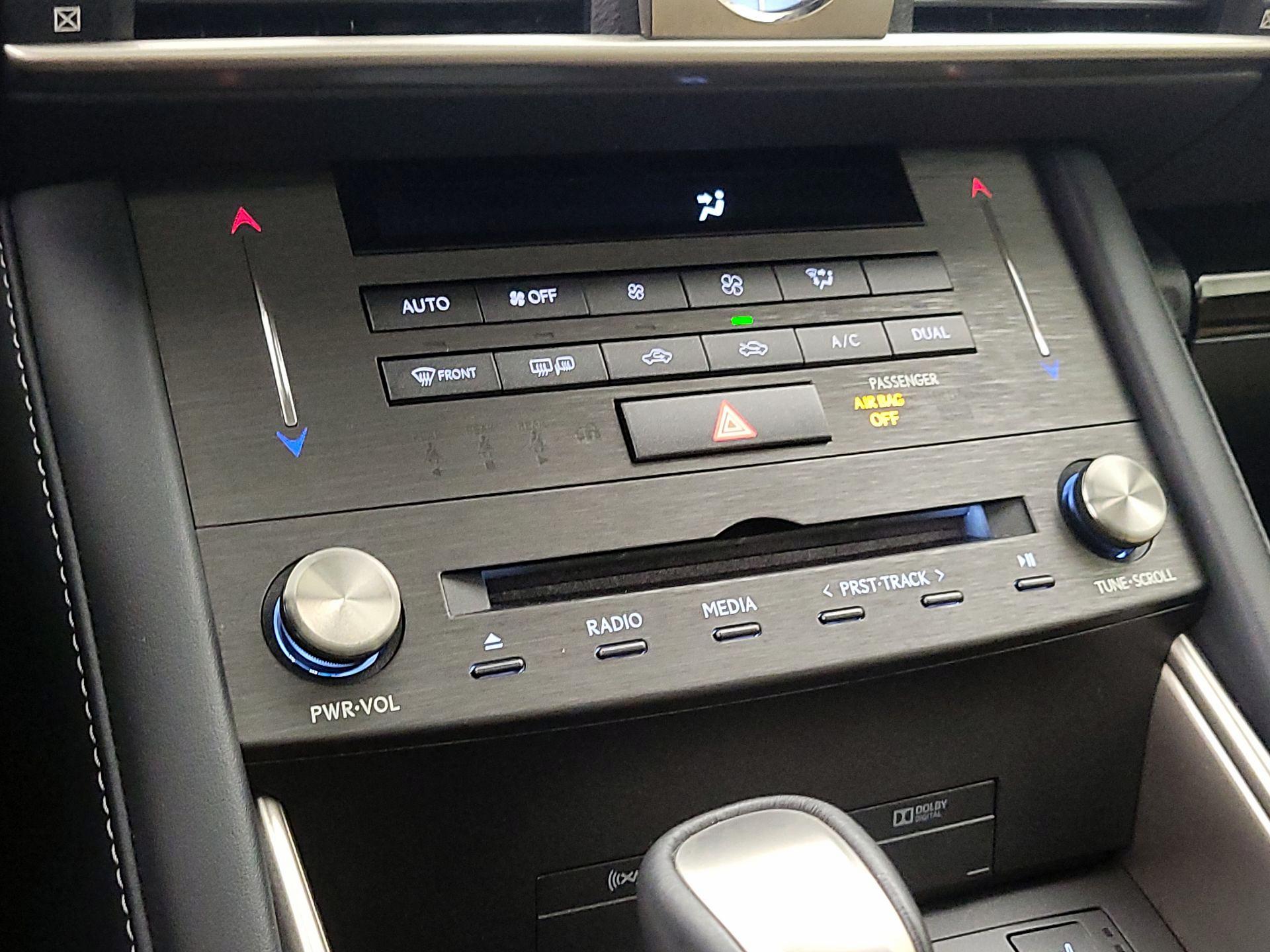 Thumbnail: 2019 Lexus IS - 17