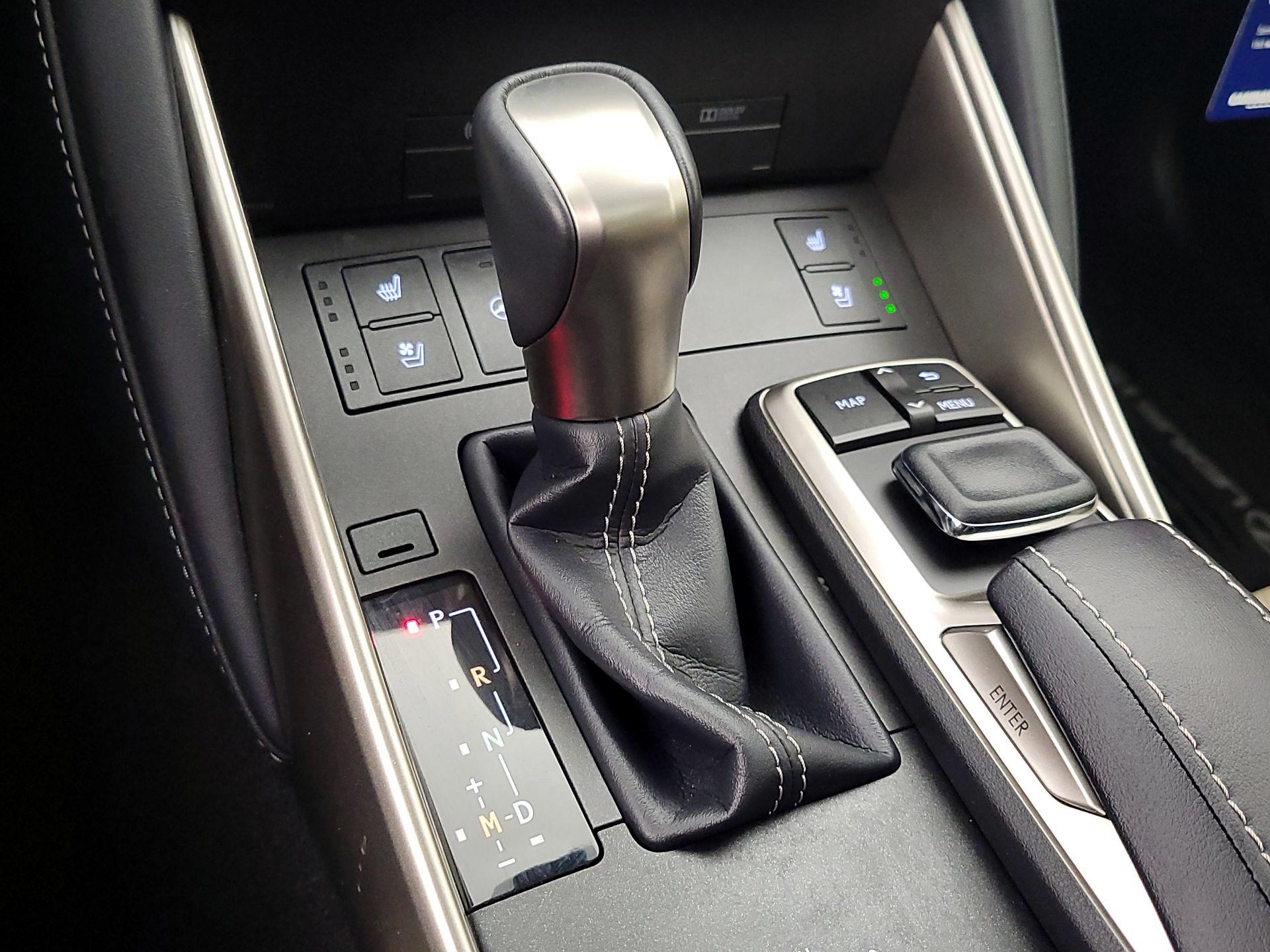 Thumbnail: 2019 Lexus IS - 18