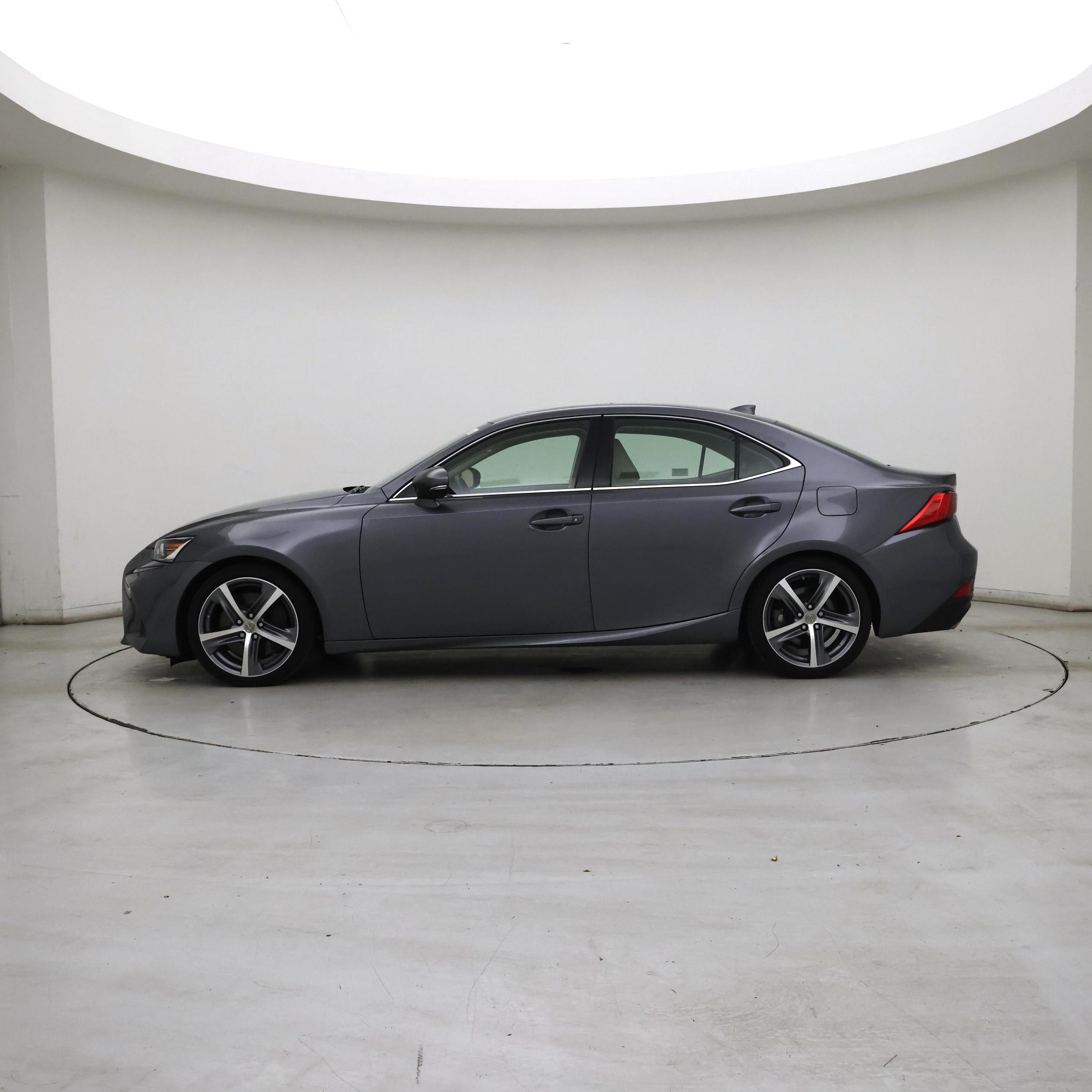 Thumbnail: 2019 Lexus IS - 3