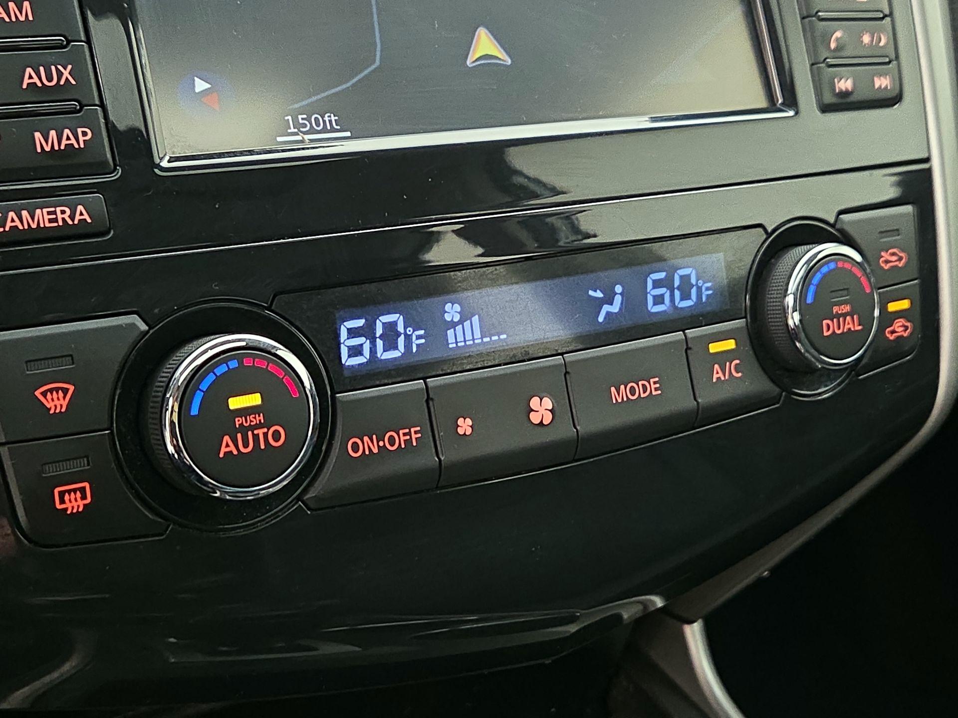 Thumbnail: 2014 Nissan Altima - 16