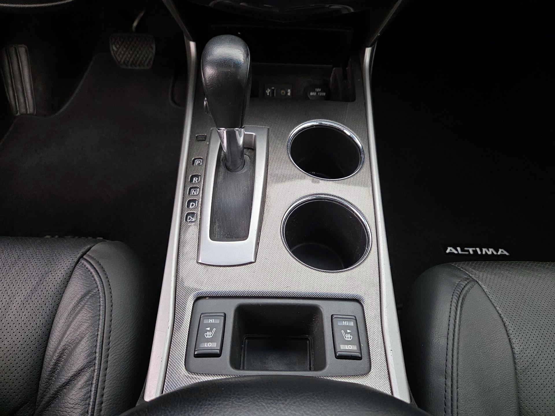 Thumbnail: 2014 Nissan Altima - 17