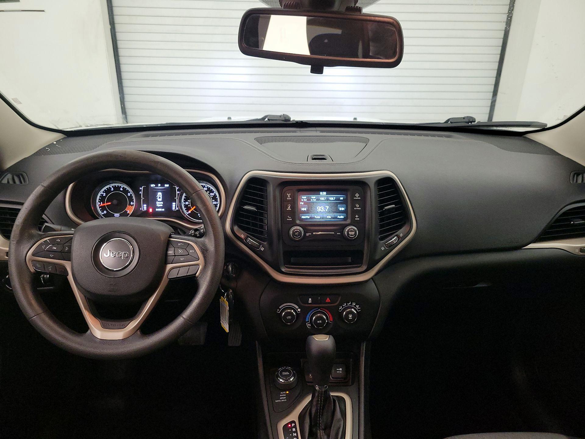 Thumbnail: 2015 Jeep Cherokee - 9