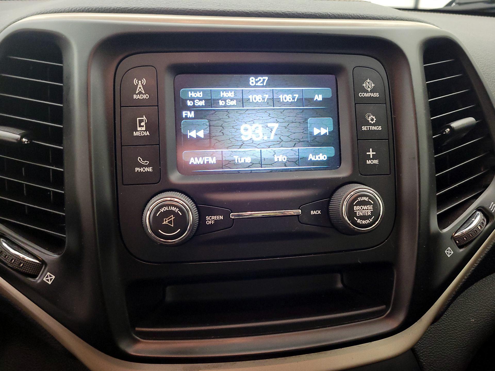 Thumbnail: 2015 Jeep Cherokee - 14