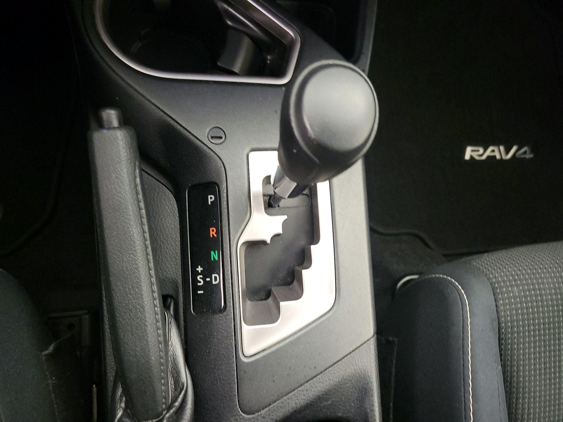 Thumbnail: 2016 Toyota RAV4 - 17