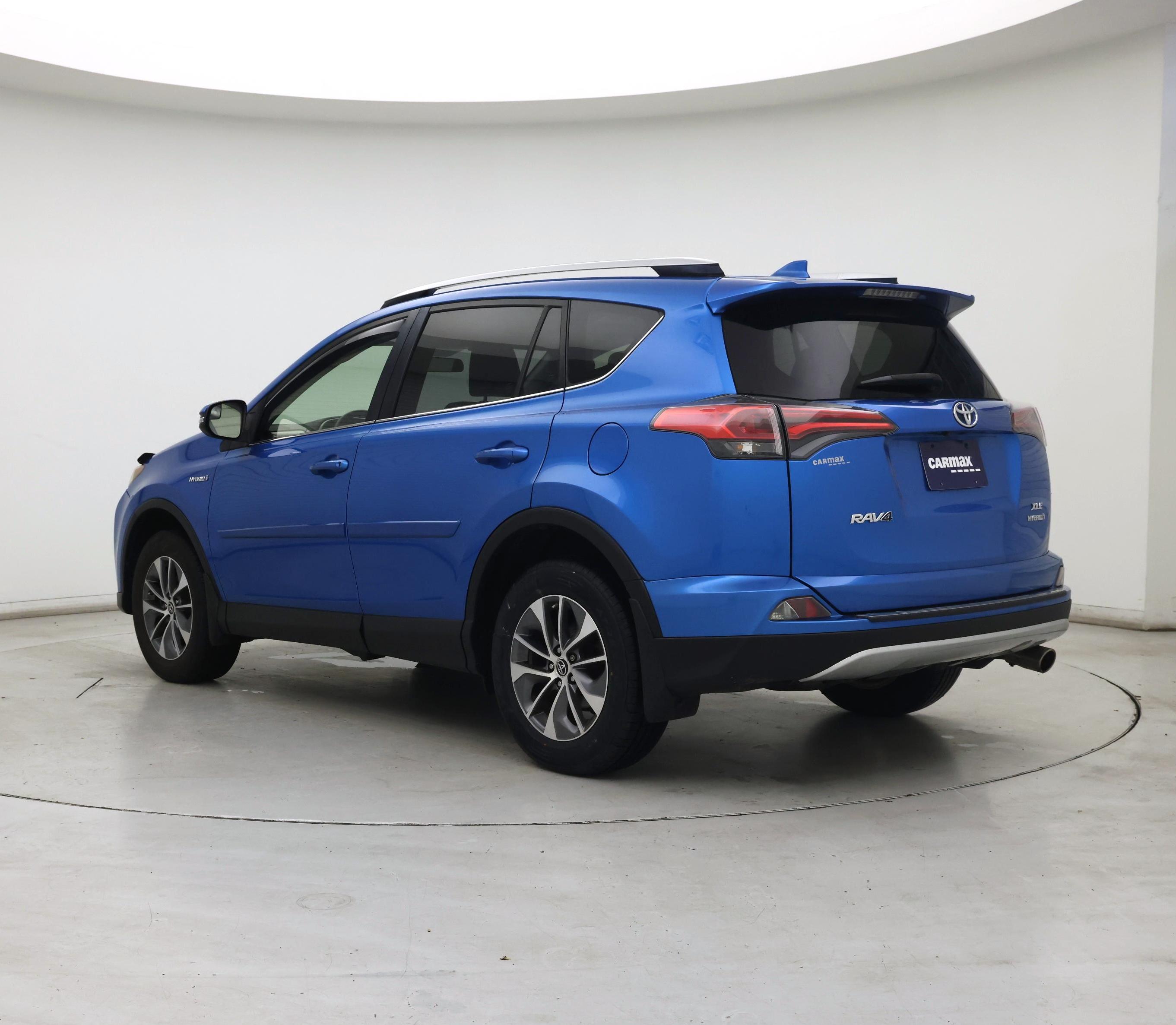Thumbnail: 2016 Toyota RAV4 - 2