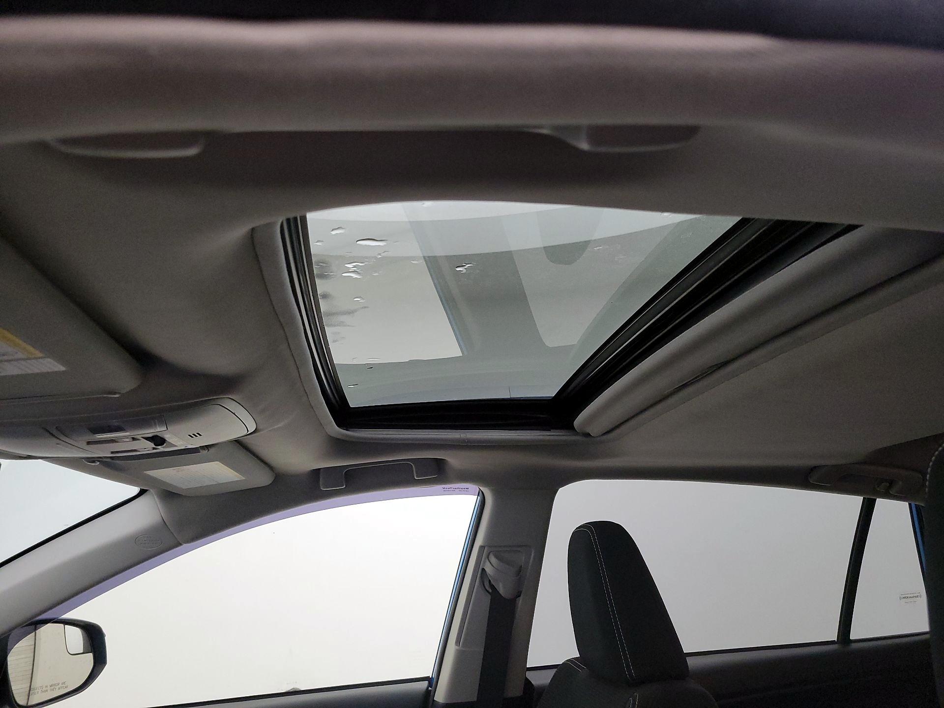 Thumbnail: 2016 Toyota RAV4 - 19