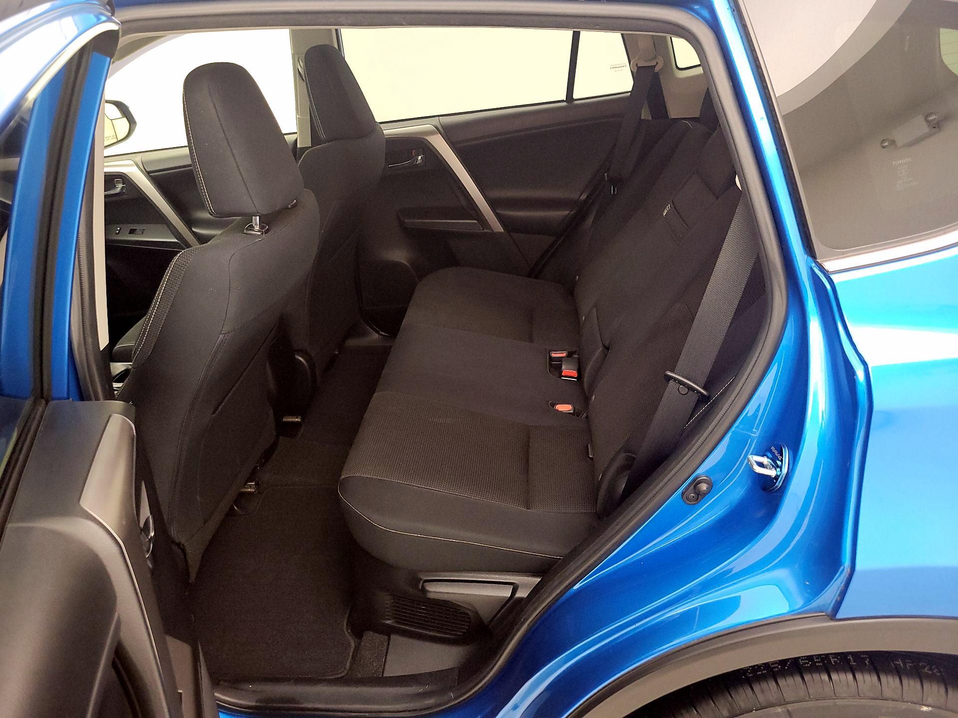 Thumbnail: 2016 Toyota RAV4 - 20