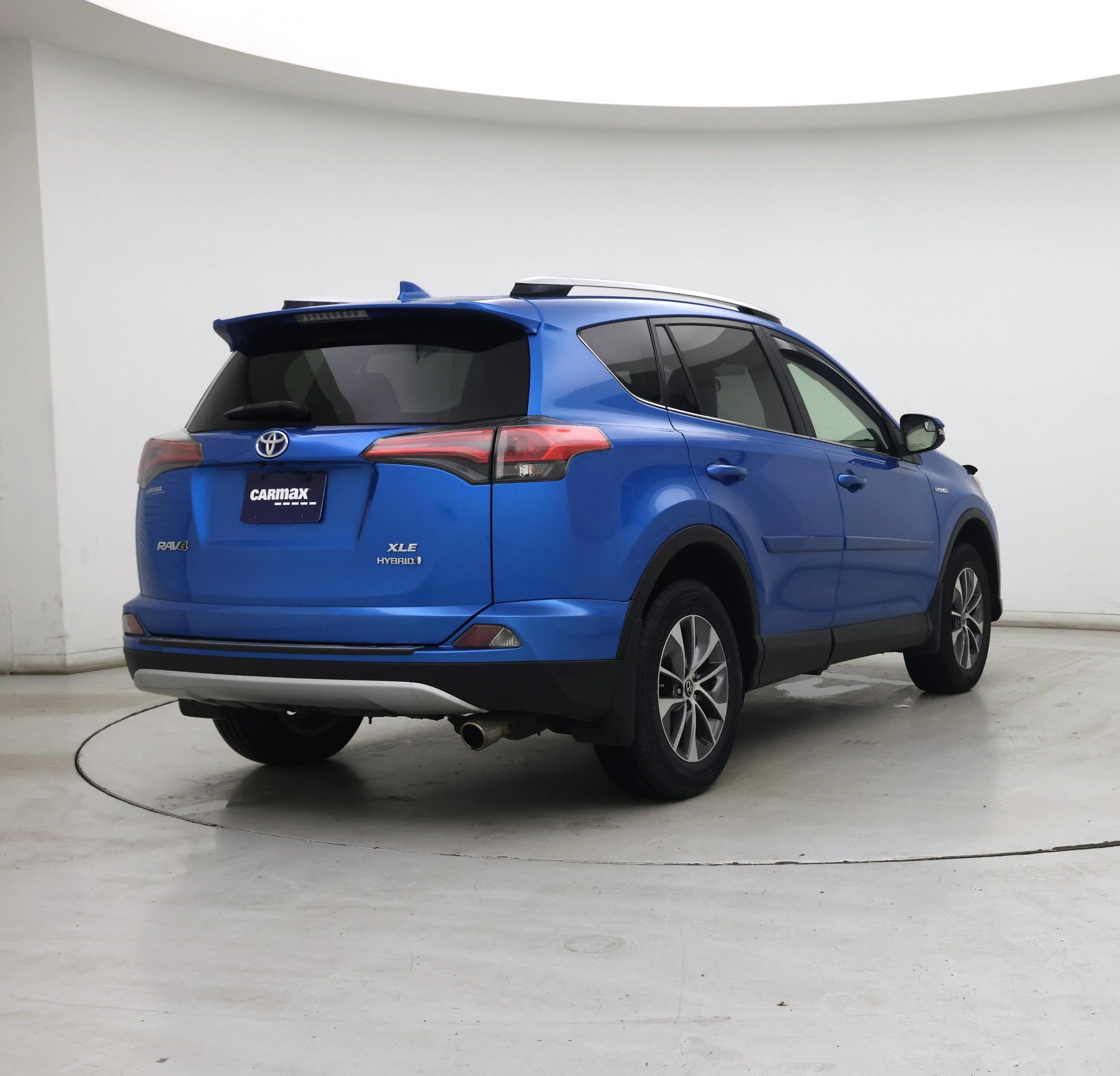Thumbnail: 2016 Toyota RAV4 - 8