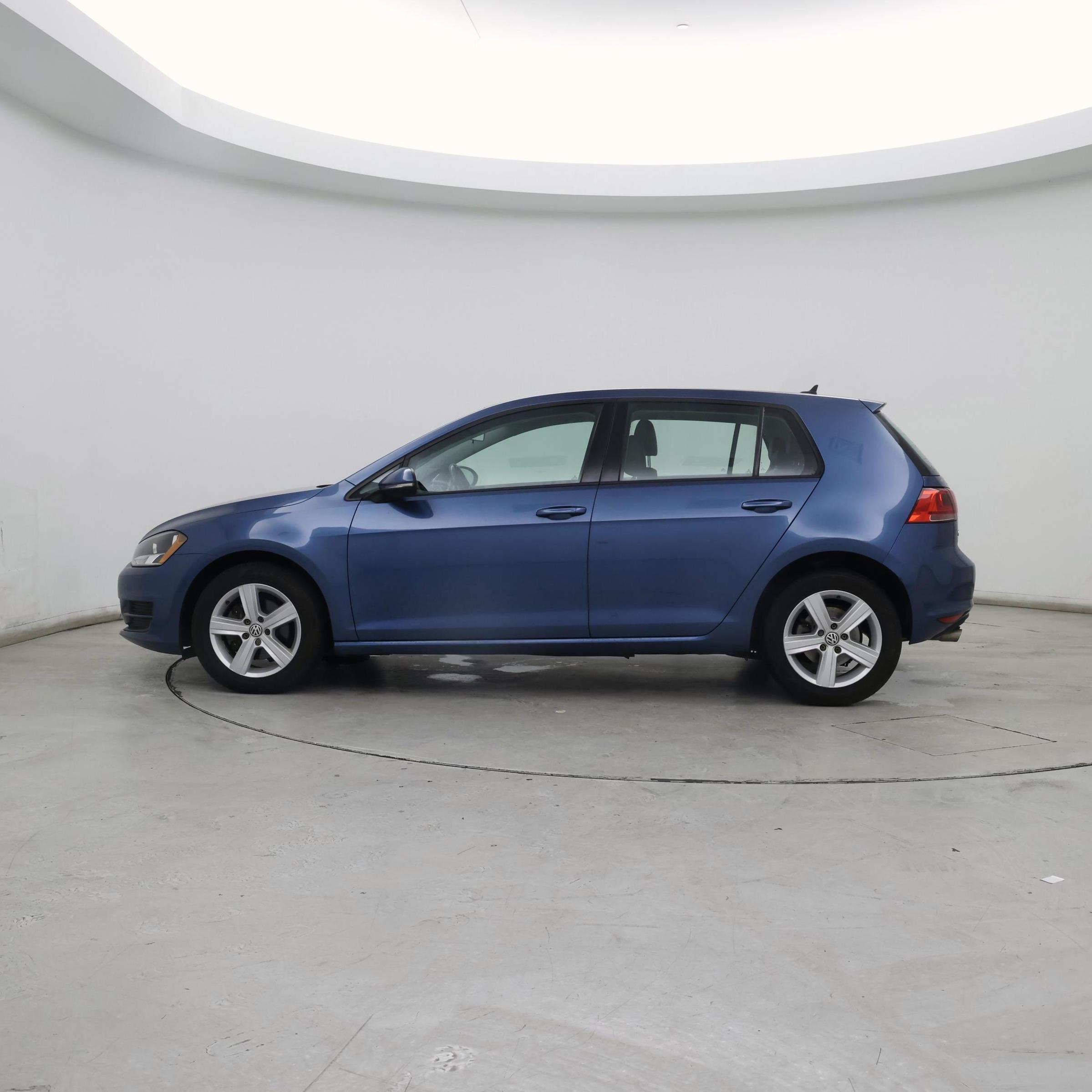 Thumbnail: 2017 Volkswagen Golf - 3