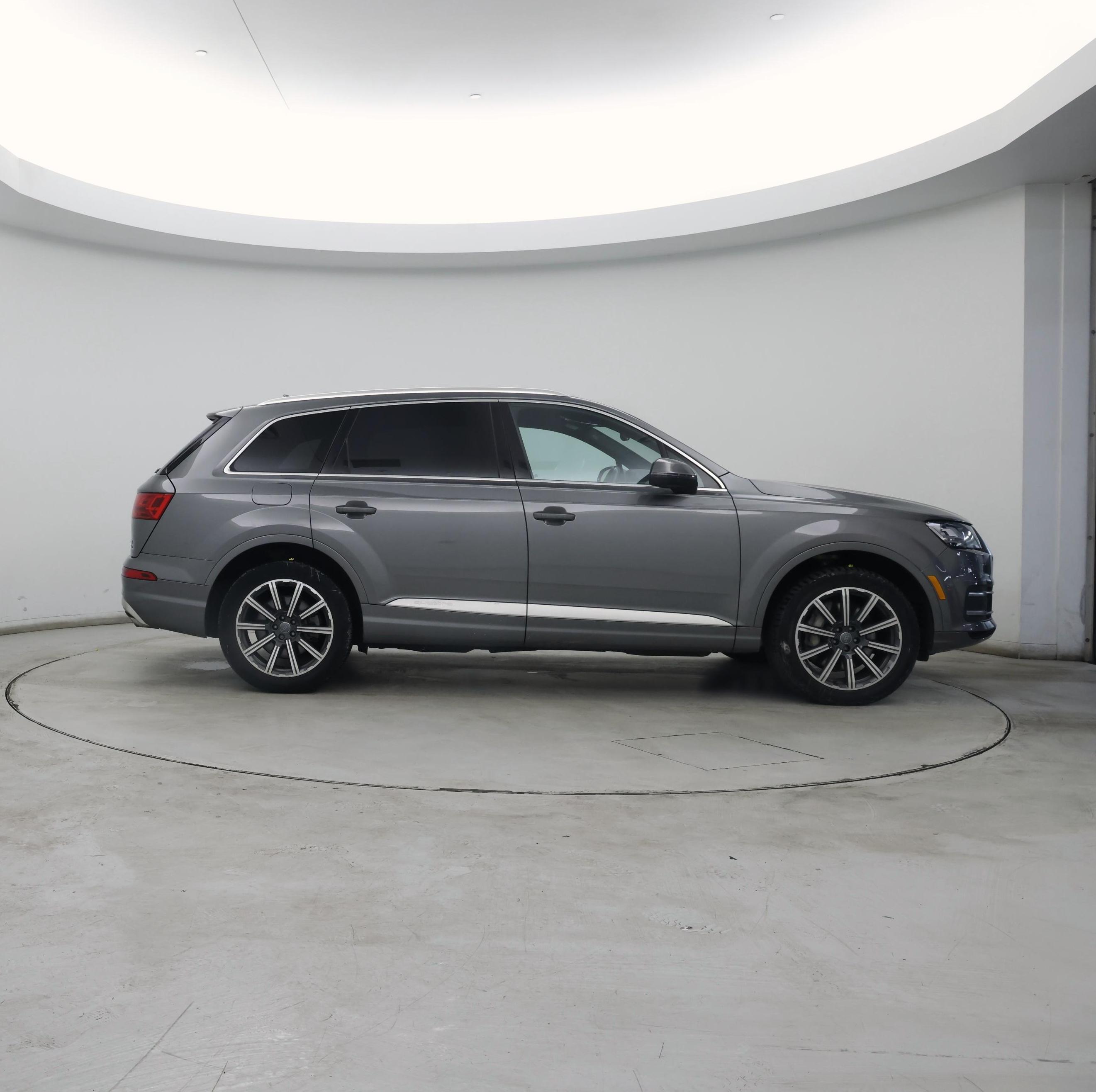 Thumbnail: 2017 Audi Q7 - 7