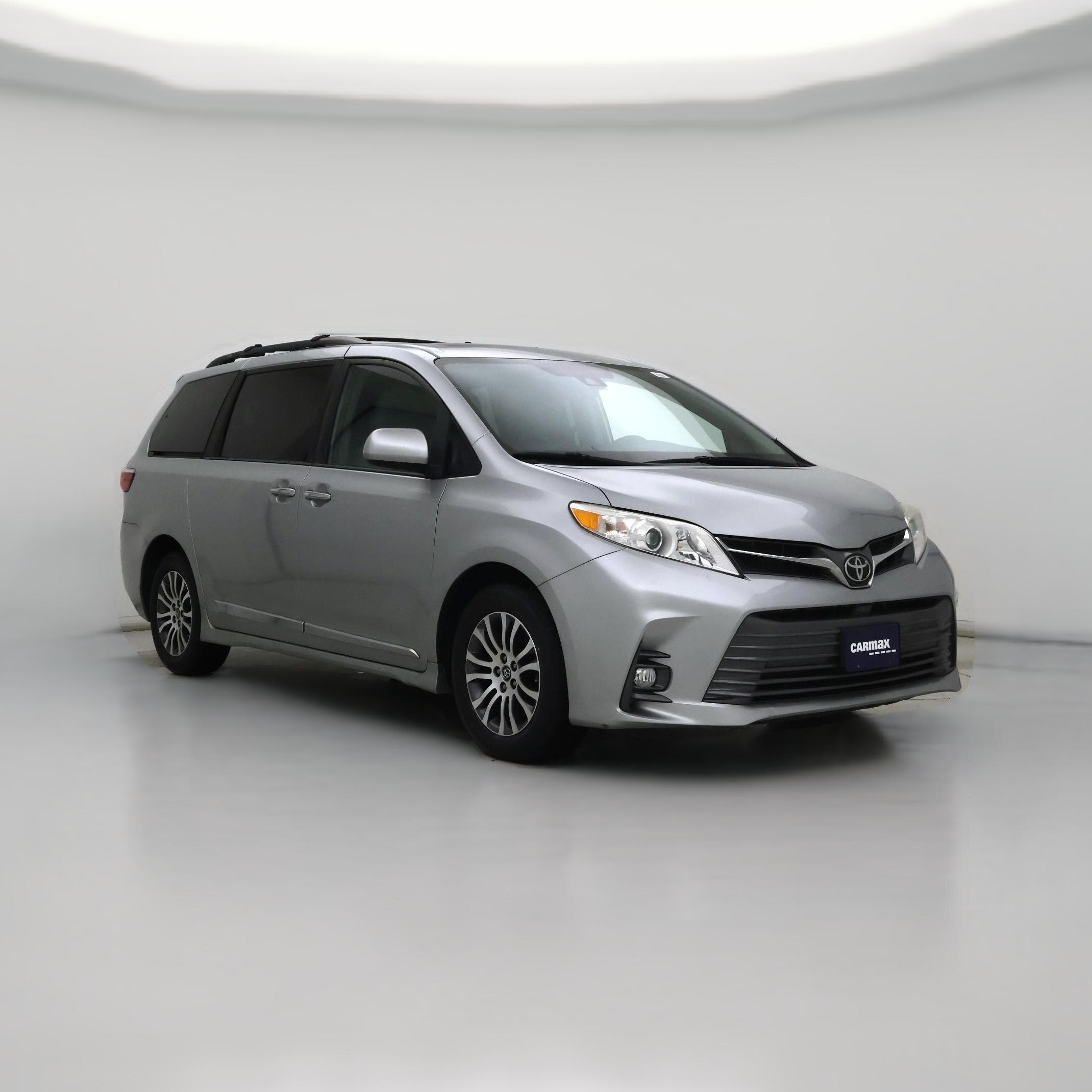Thumbnail: 2019 Toyota Sienna - 1