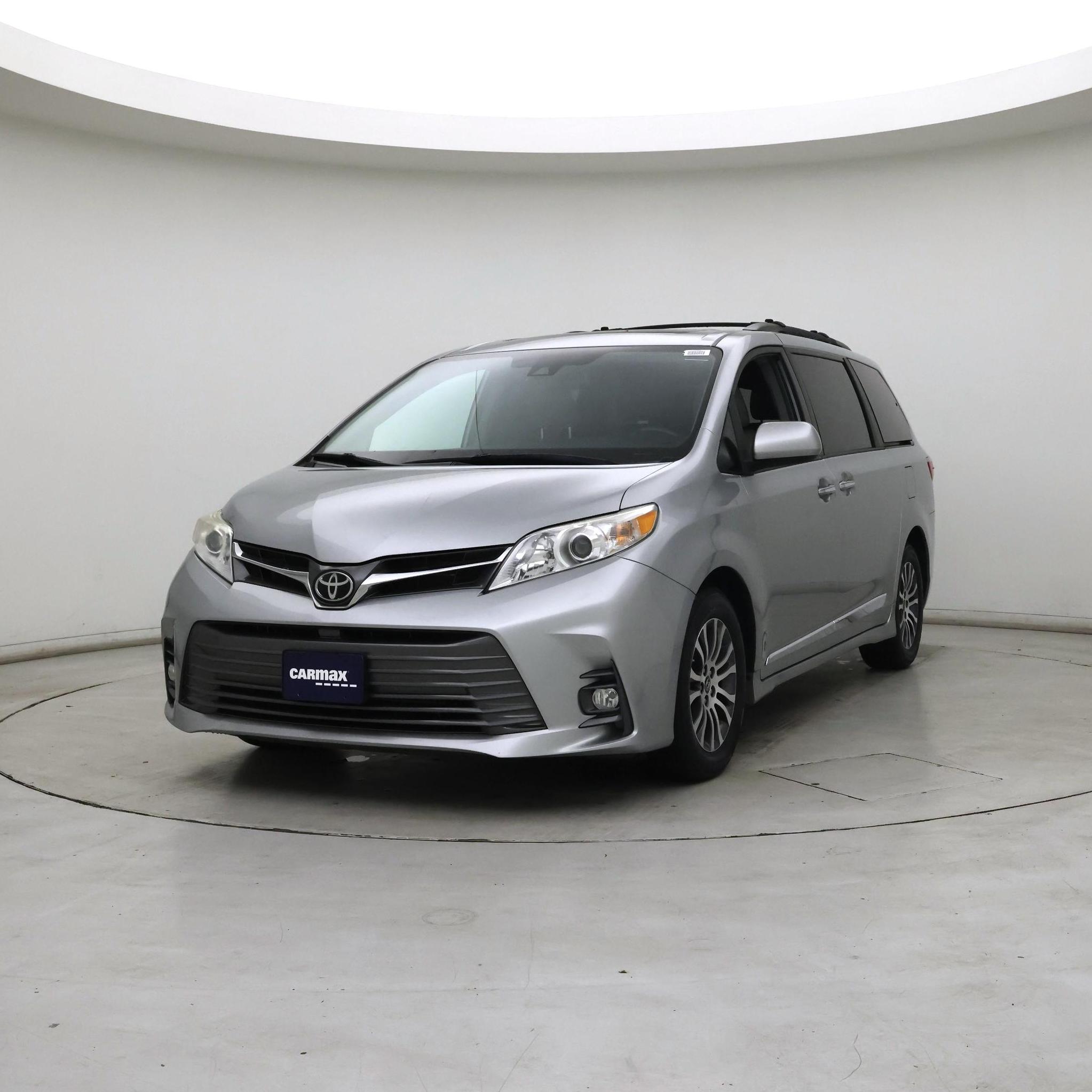 Thumbnail: 2019 Toyota Sienna - 4