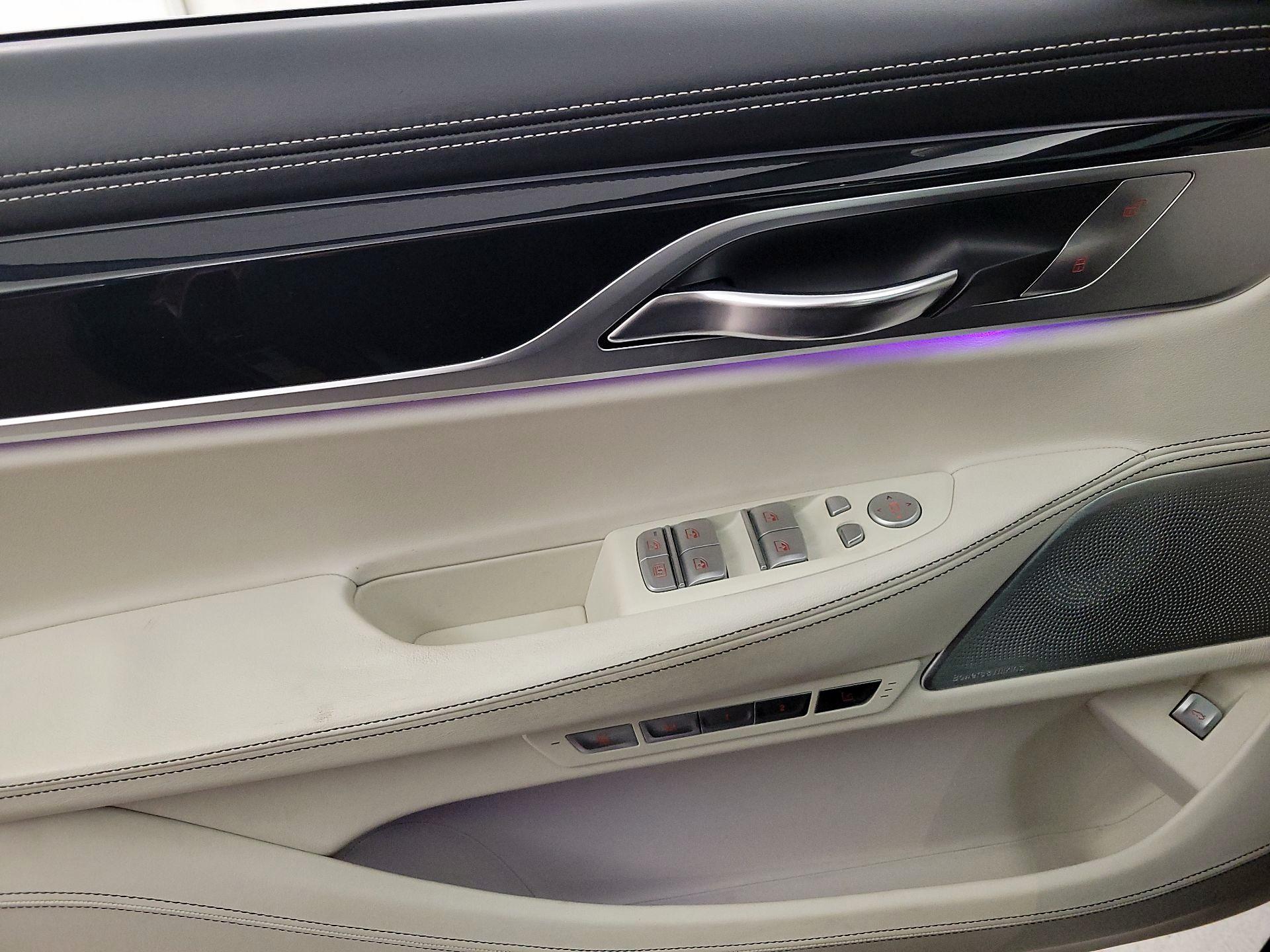 Thumbnail: 2017 BMW 7 Series - 12