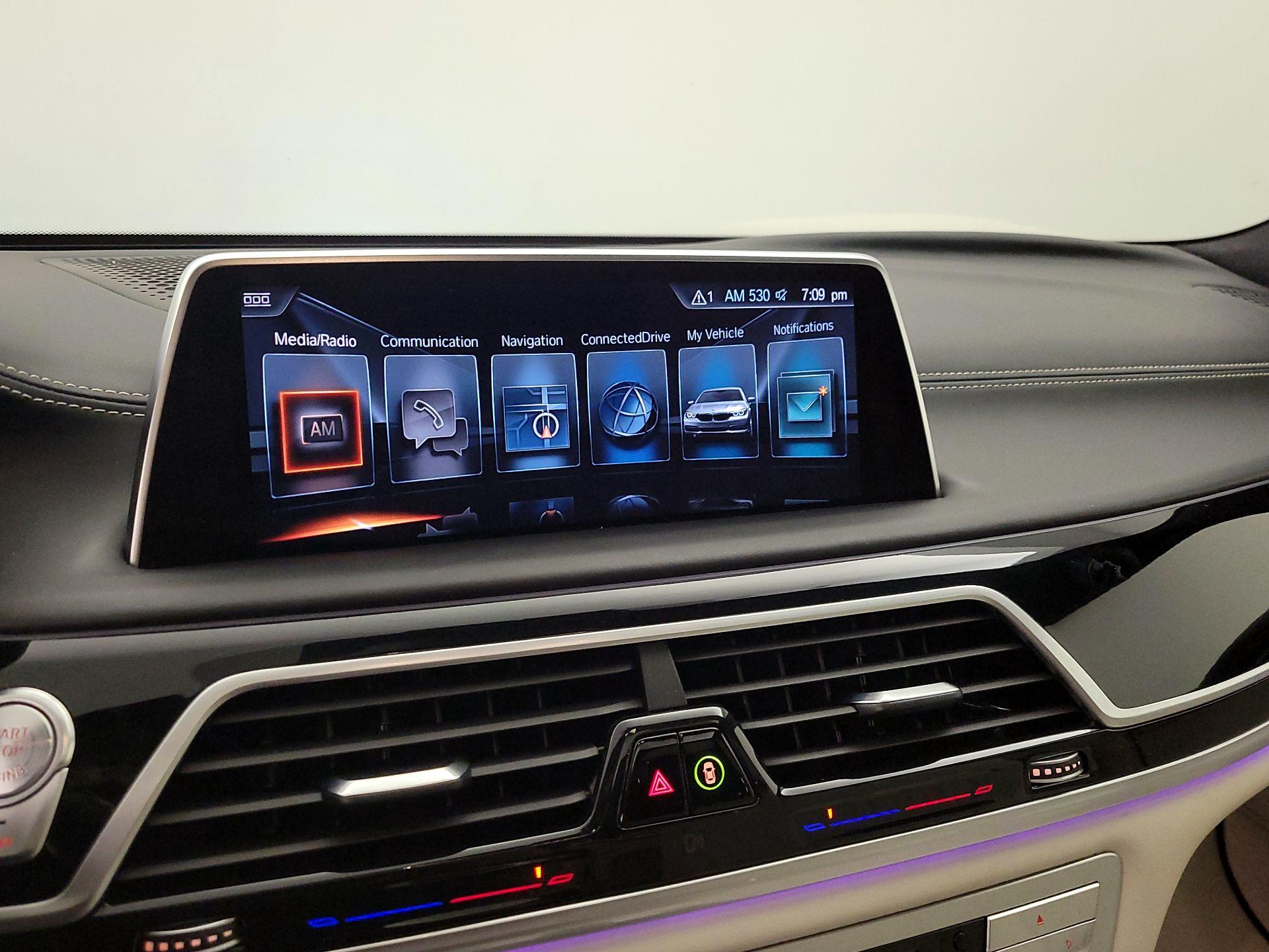 Thumbnail: 2017 BMW 7 Series - 14