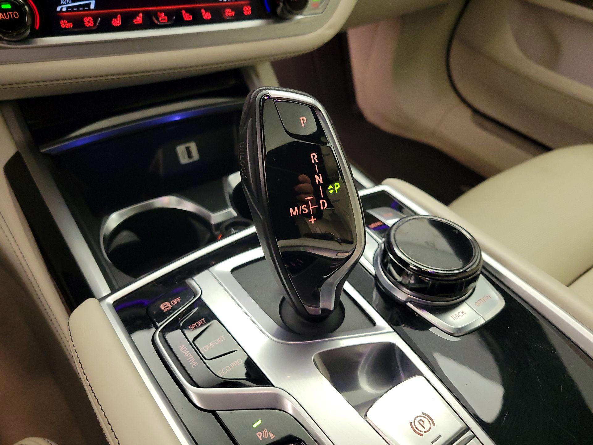 Thumbnail: 2017 BMW 7 Series - 18