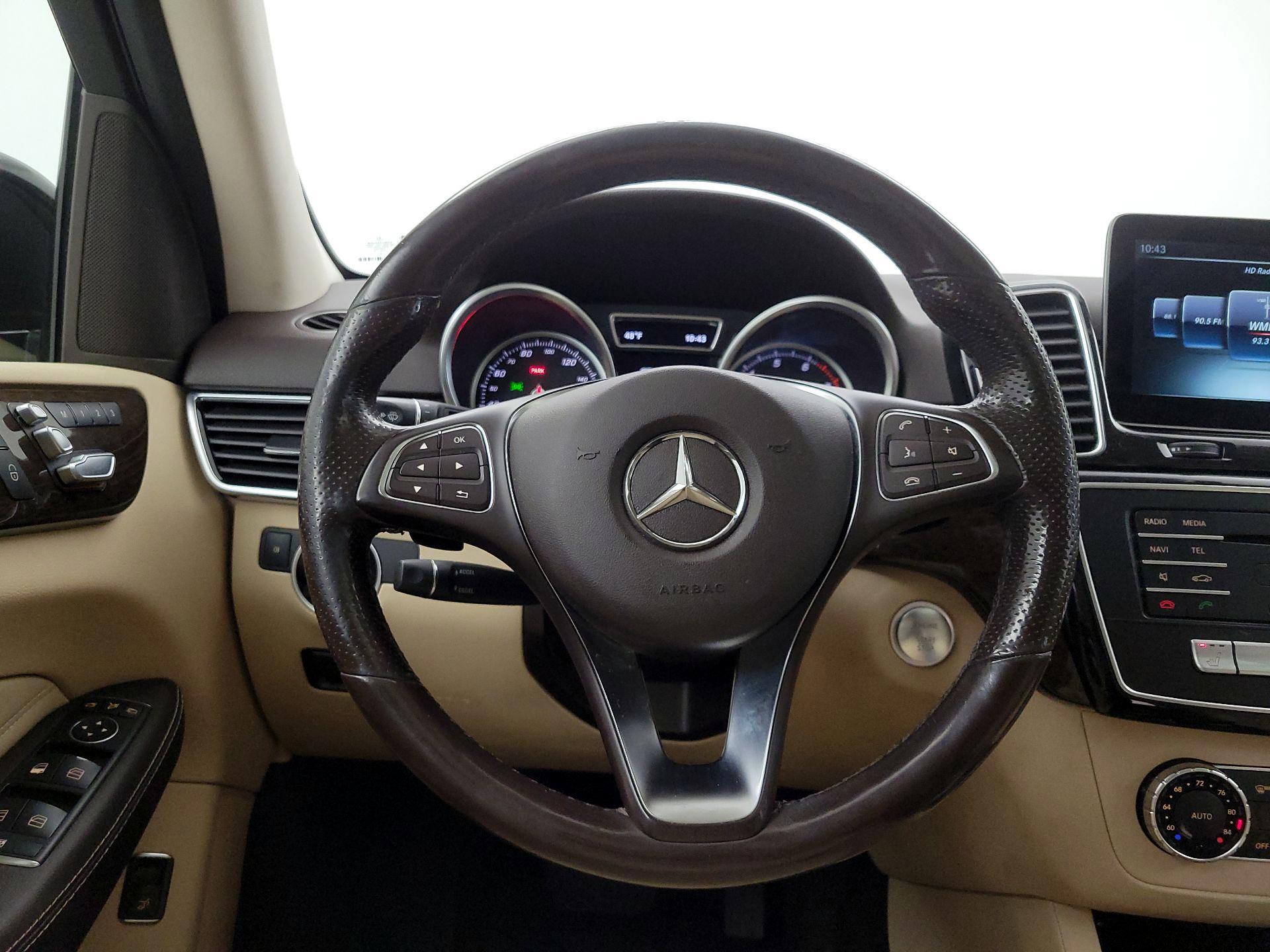 Thumbnail: 2016 Mercedes-Benz GLE - 10