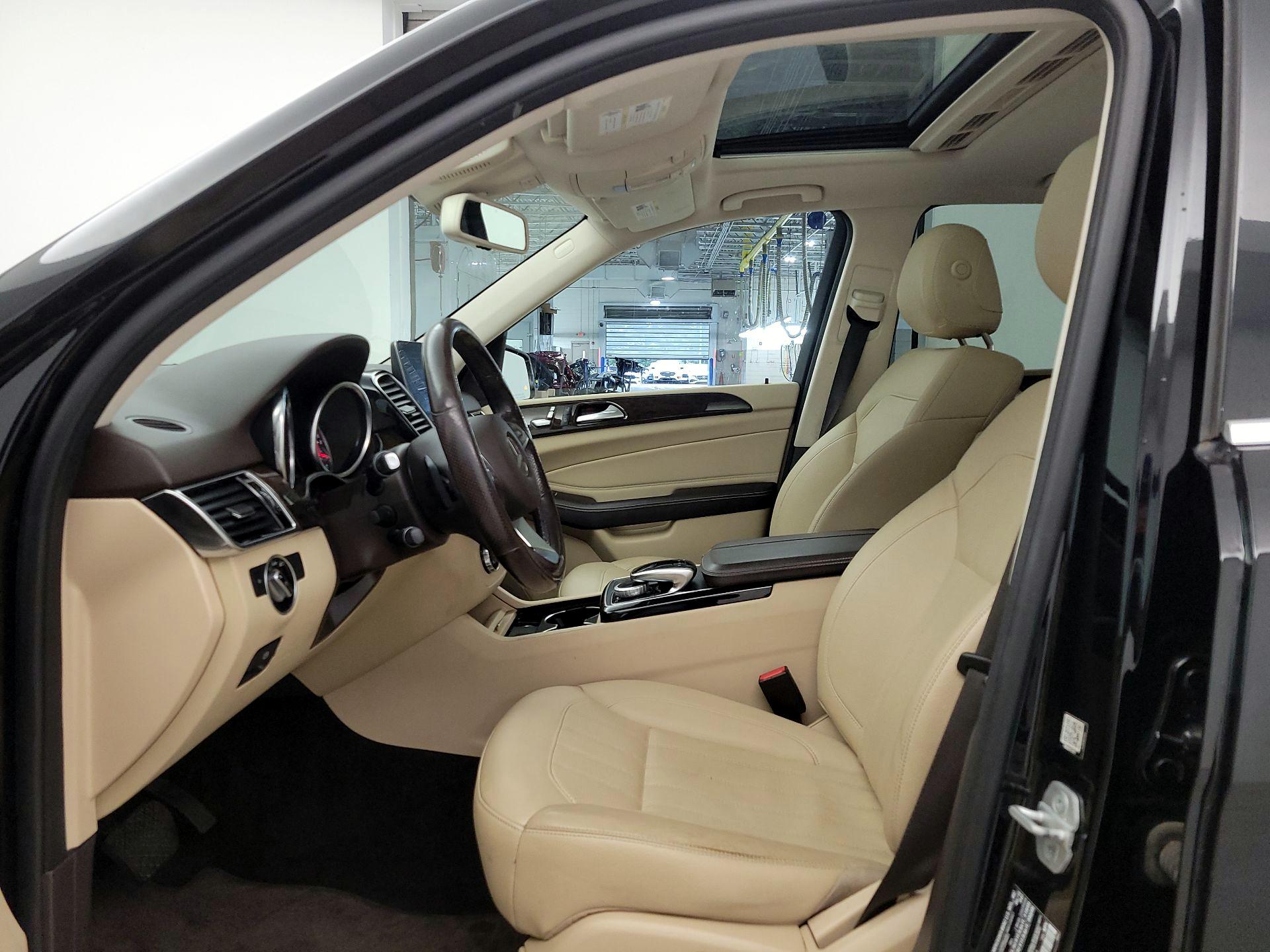 Thumbnail: 2016 Mercedes-Benz GLE - 11