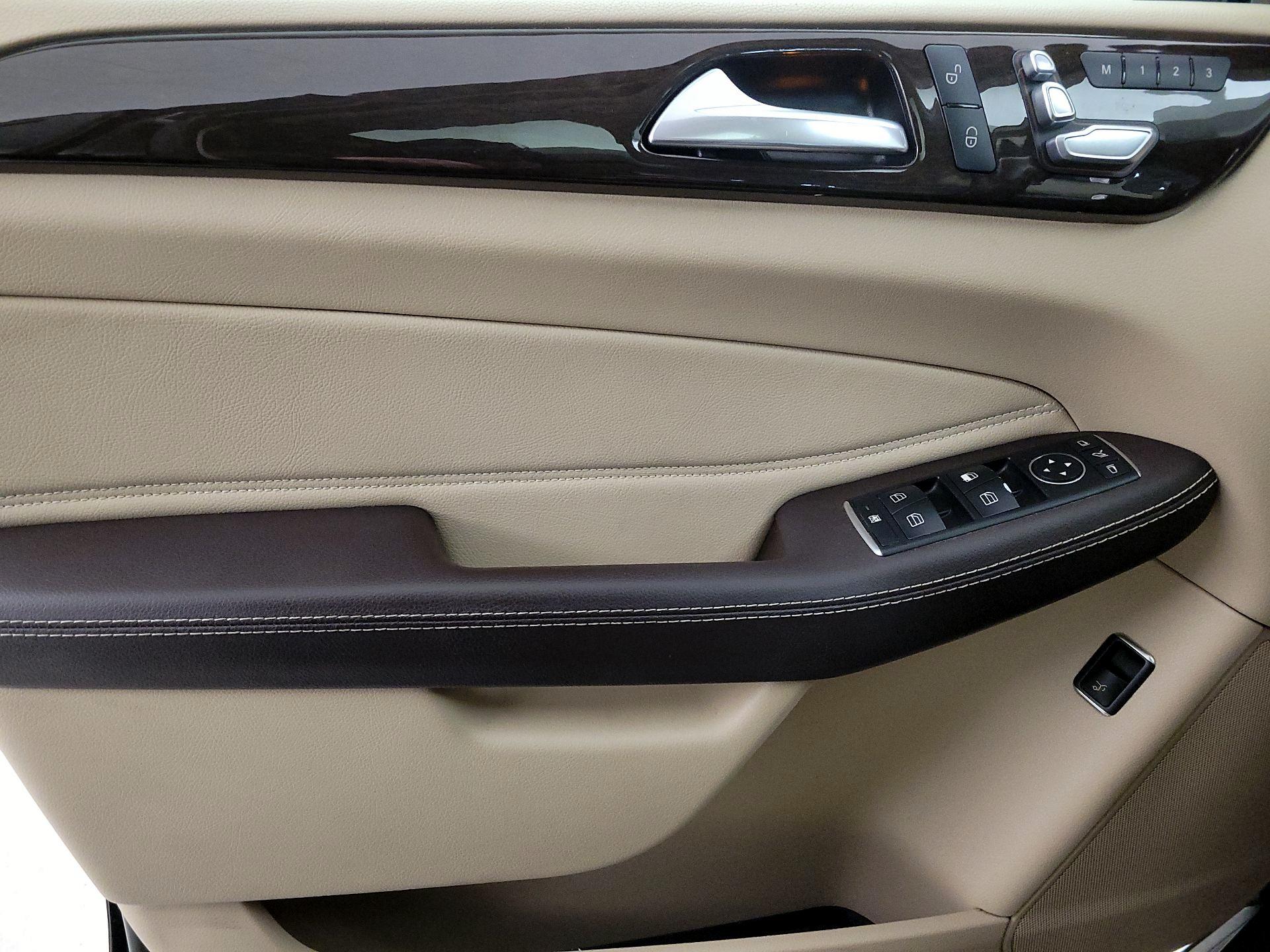 Thumbnail: 2016 Mercedes-Benz GLE - 12