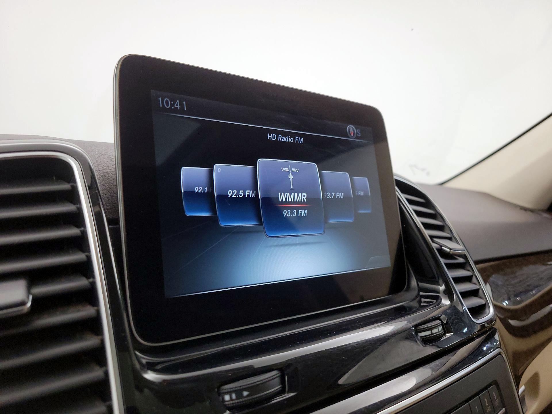 Thumbnail: 2016 Mercedes-Benz GLE - 16