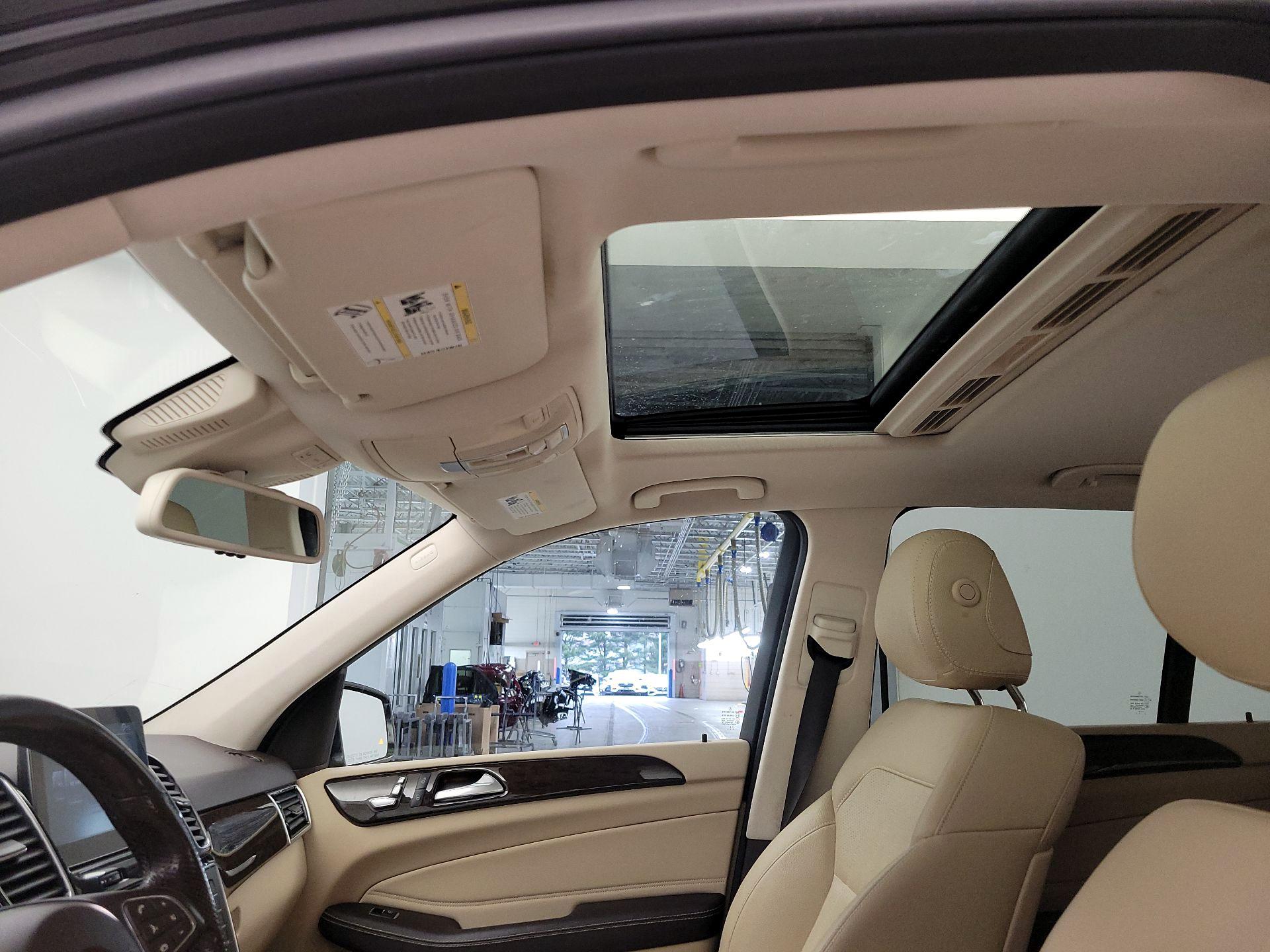 Thumbnail: 2016 Mercedes-Benz GLE - 19