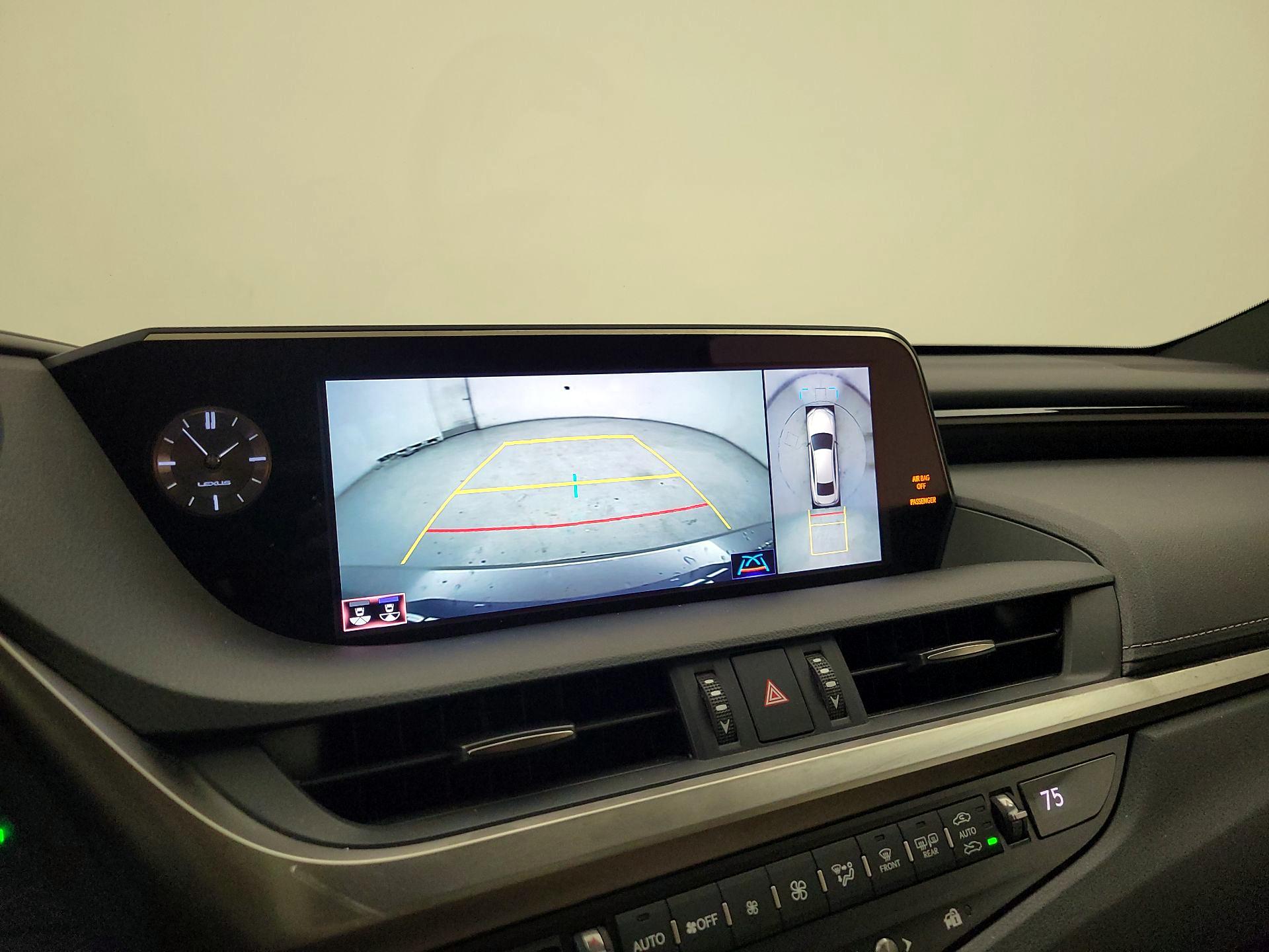 Thumbnail: 2019 Lexus ES - 15