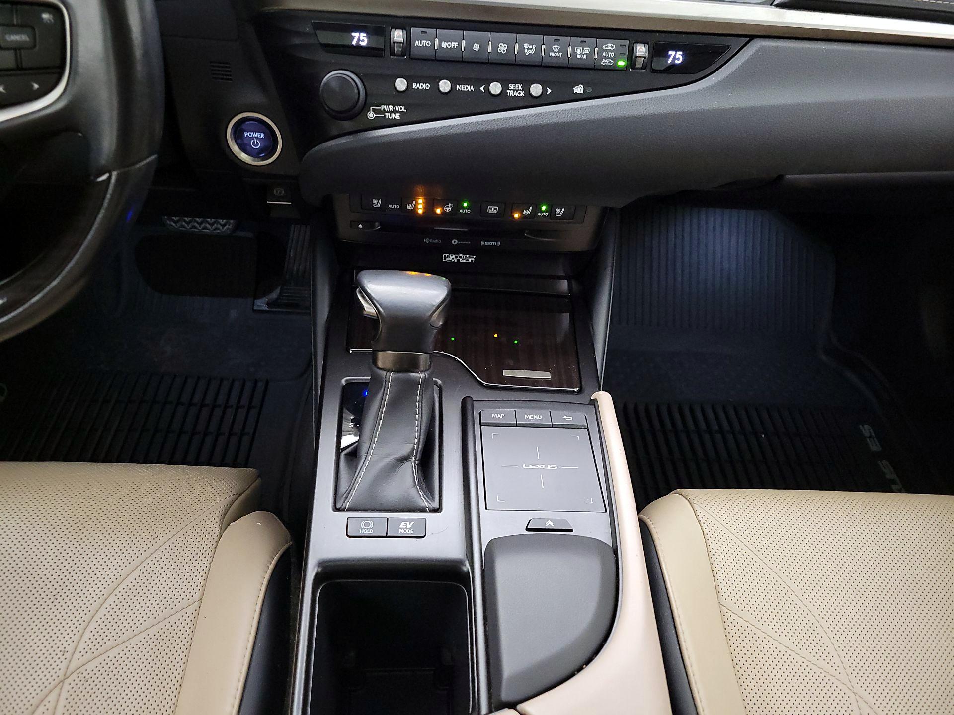 Thumbnail: 2019 Lexus ES - 18