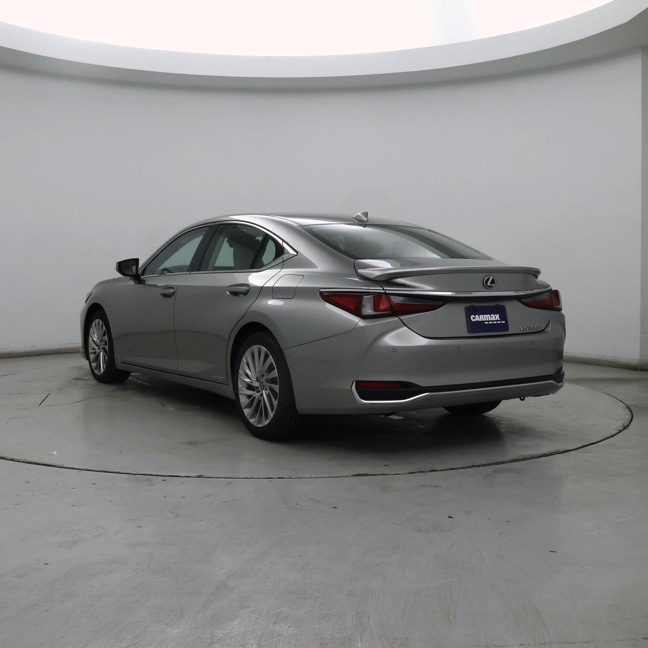 Thumbnail: 2019 Lexus ES - 2