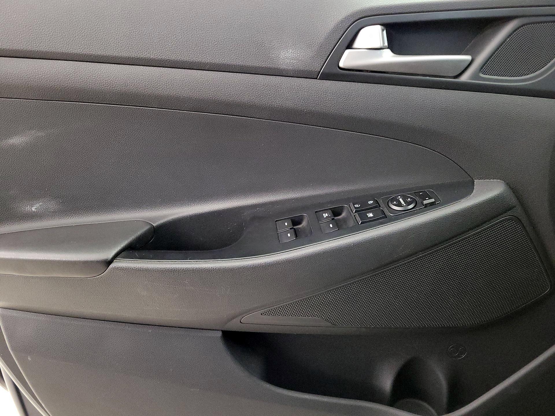 Thumbnail: 2019 Hyundai Tucson - 12