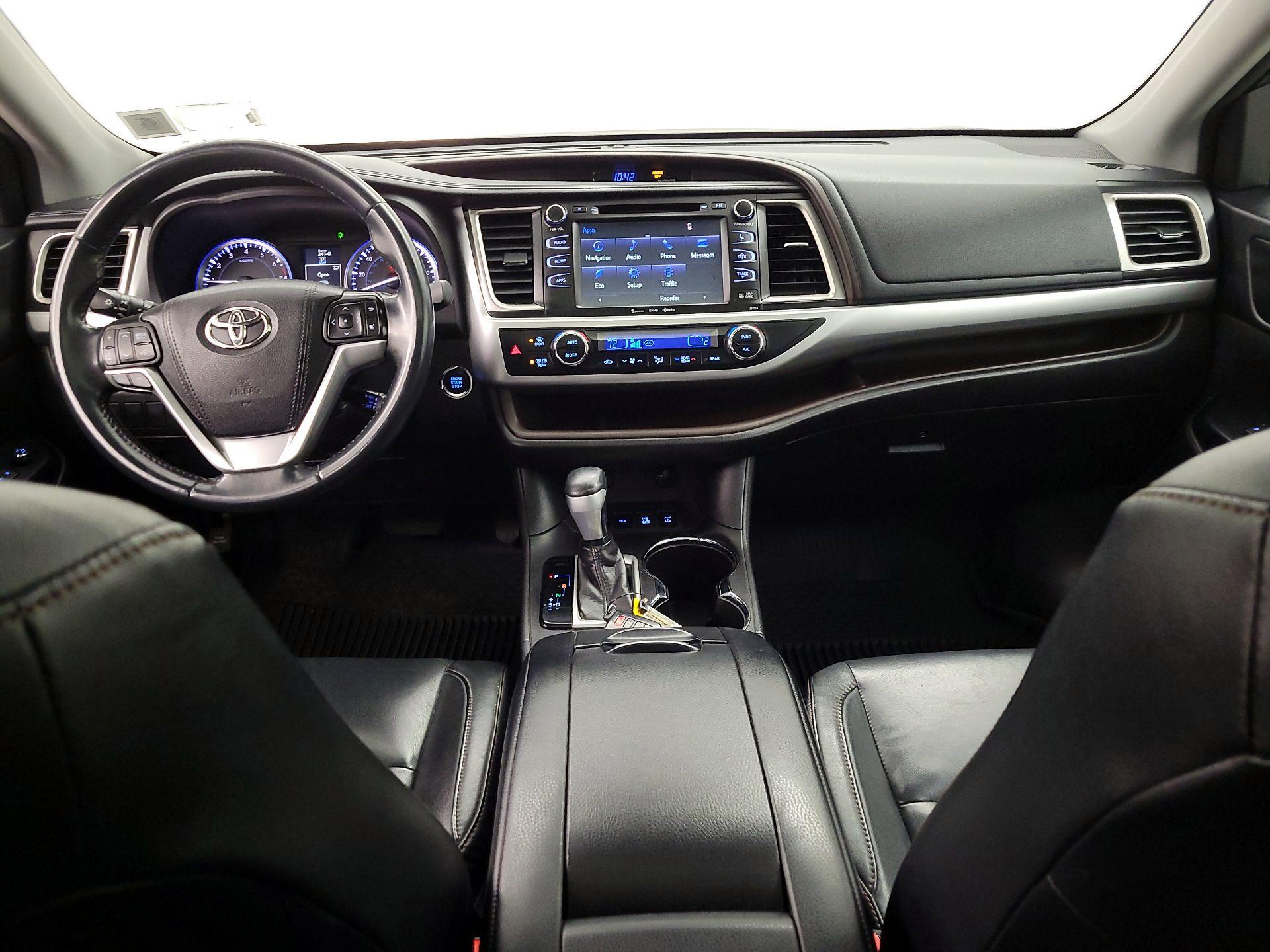 Thumbnail: 2016 Toyota Highlander - 9