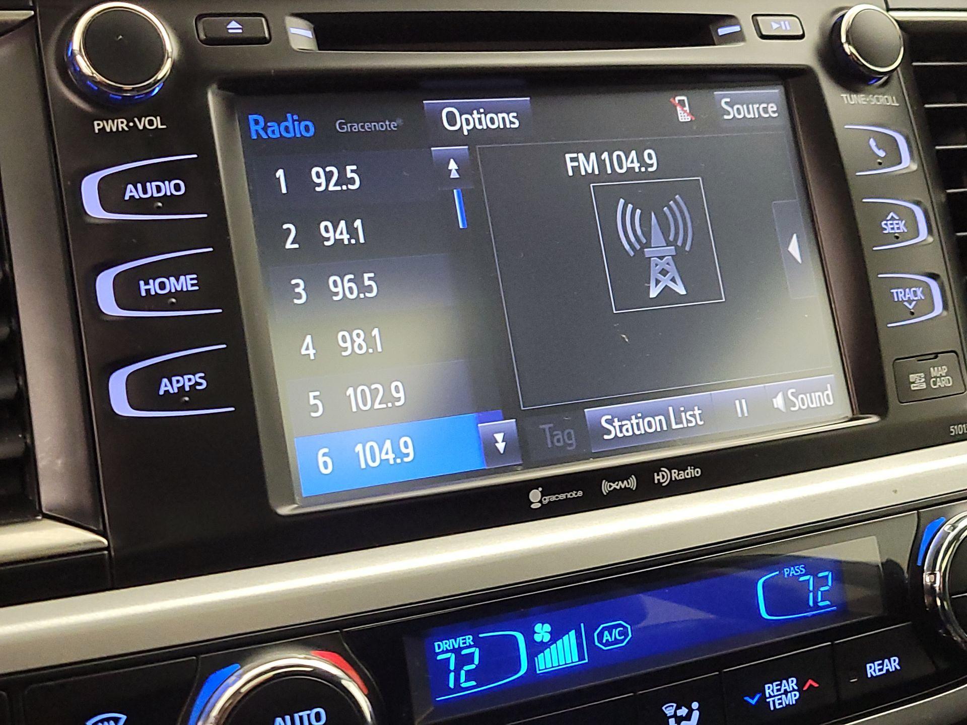 Thumbnail: 2016 Toyota Highlander - 16