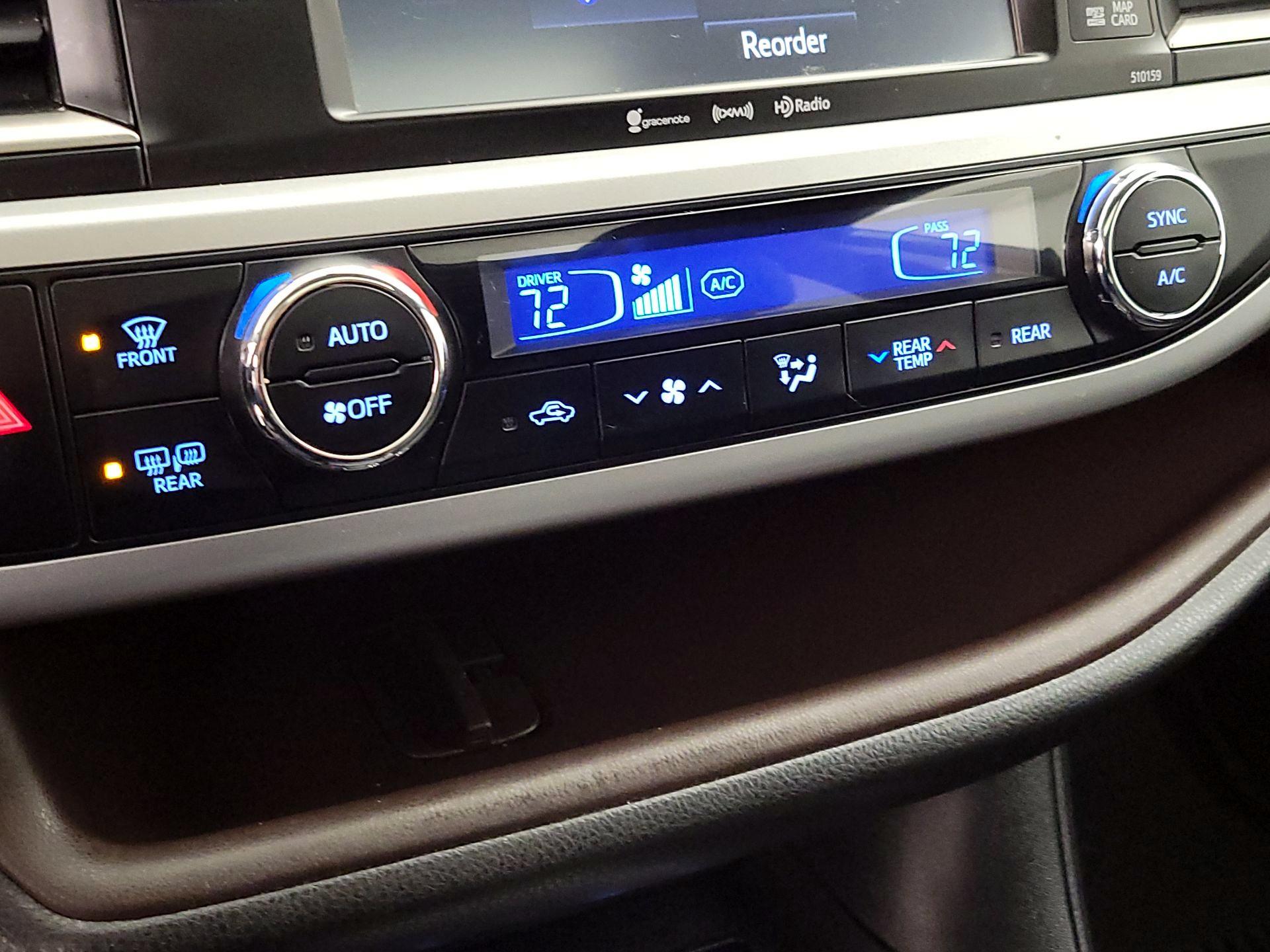 Thumbnail: 2016 Toyota Highlander - 17