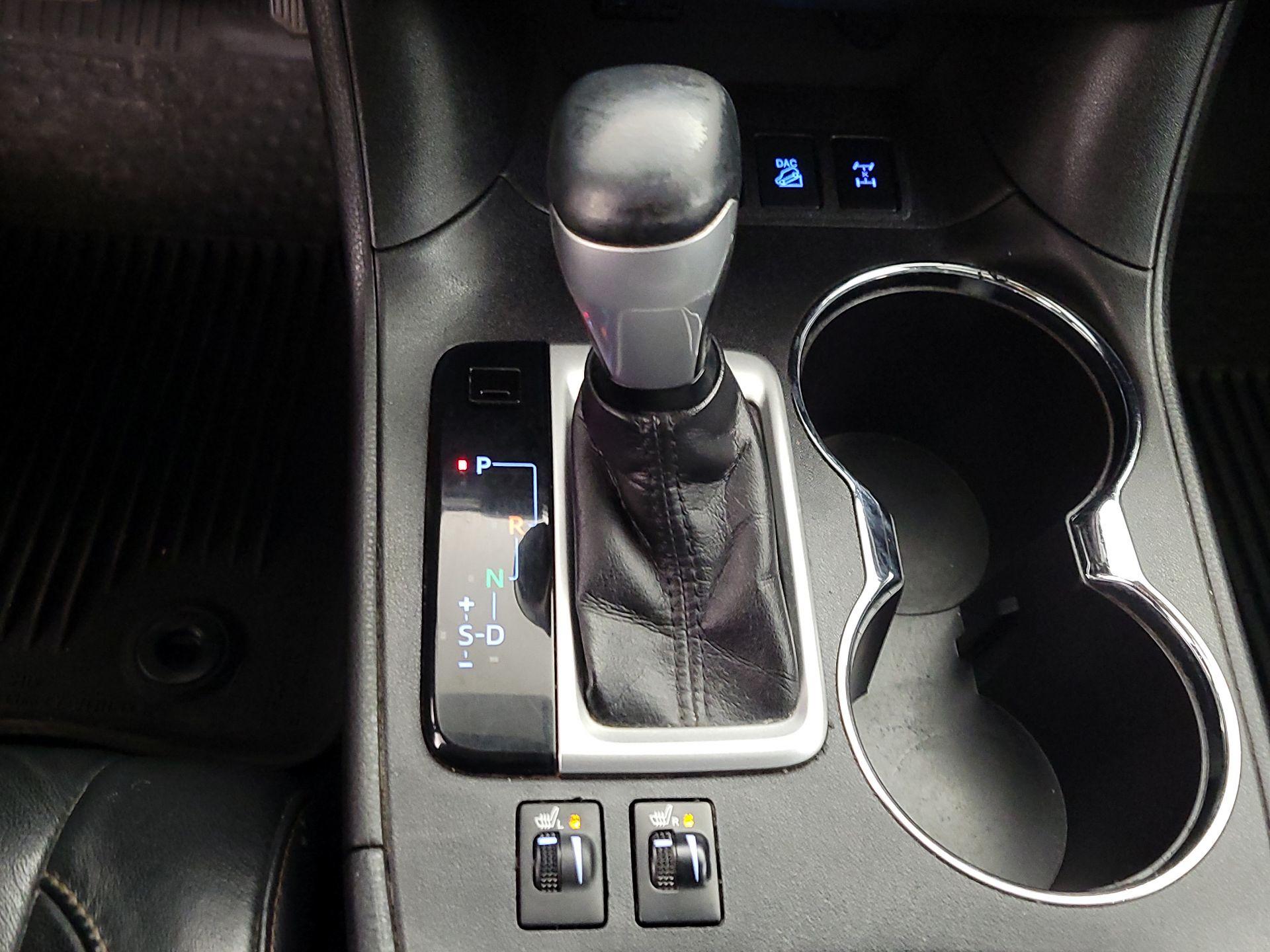 Thumbnail: 2016 Toyota Highlander - 18