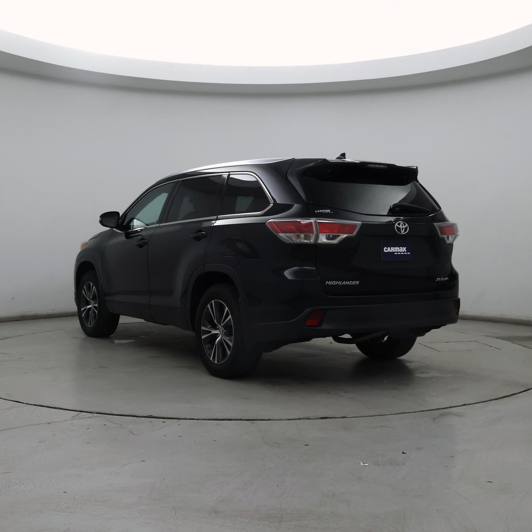 Thumbnail: 2016 Toyota Highlander - 2