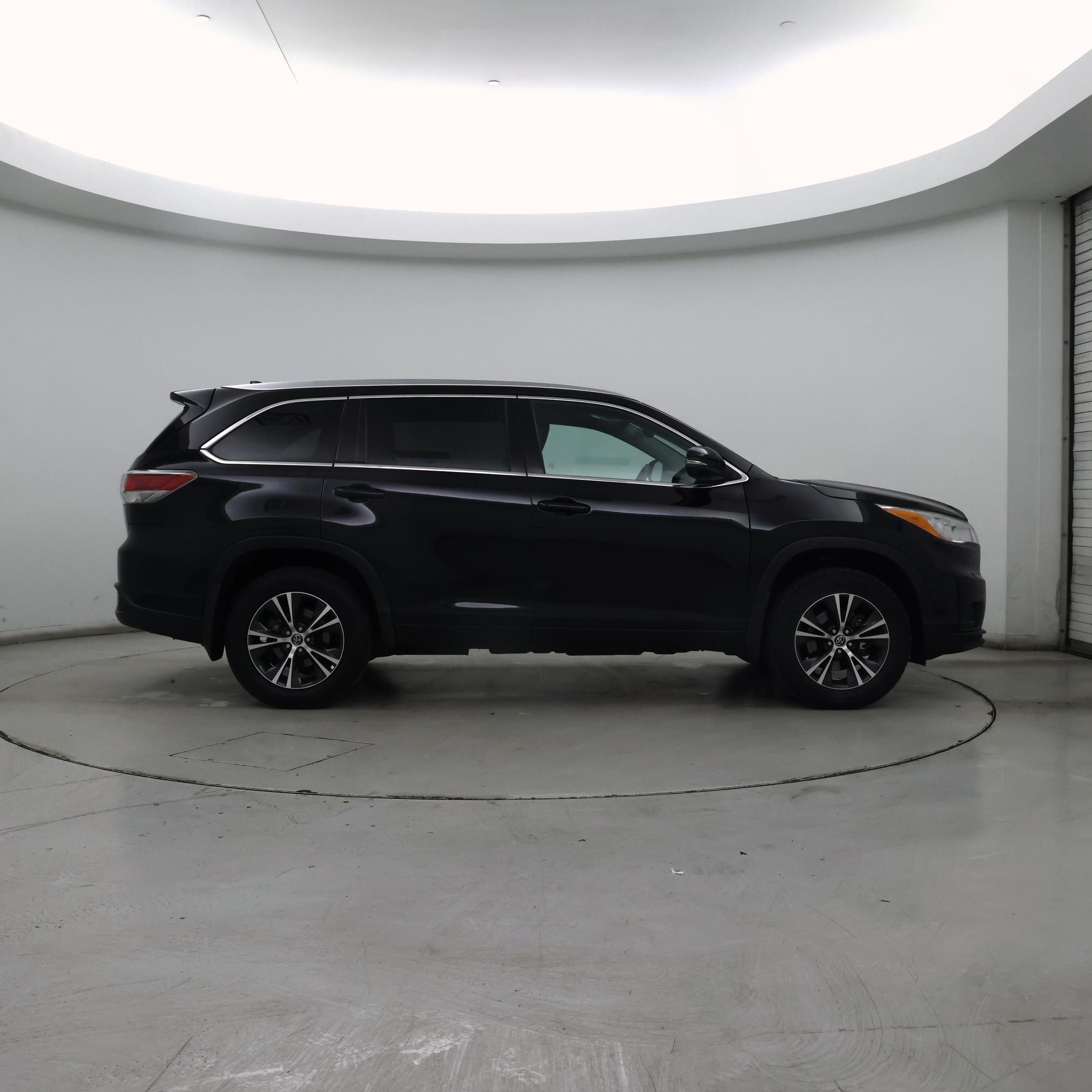 Thumbnail: 2016 Toyota Highlander - 7