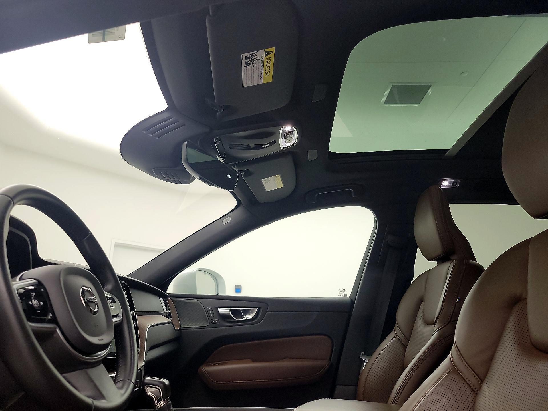 Thumbnail: 2021 Volvo XC60 - 20