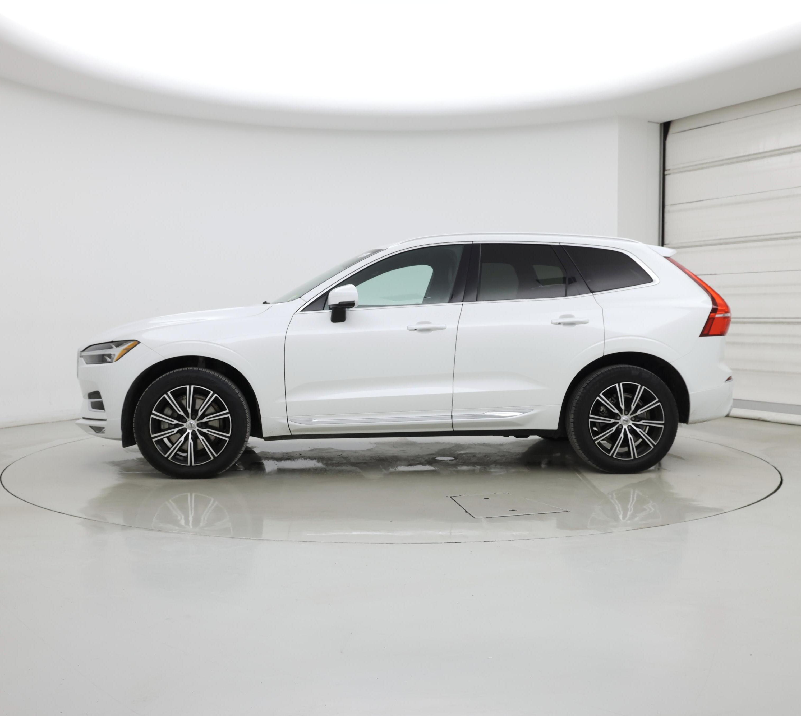 Thumbnail: 2021 Volvo XC60 - 3