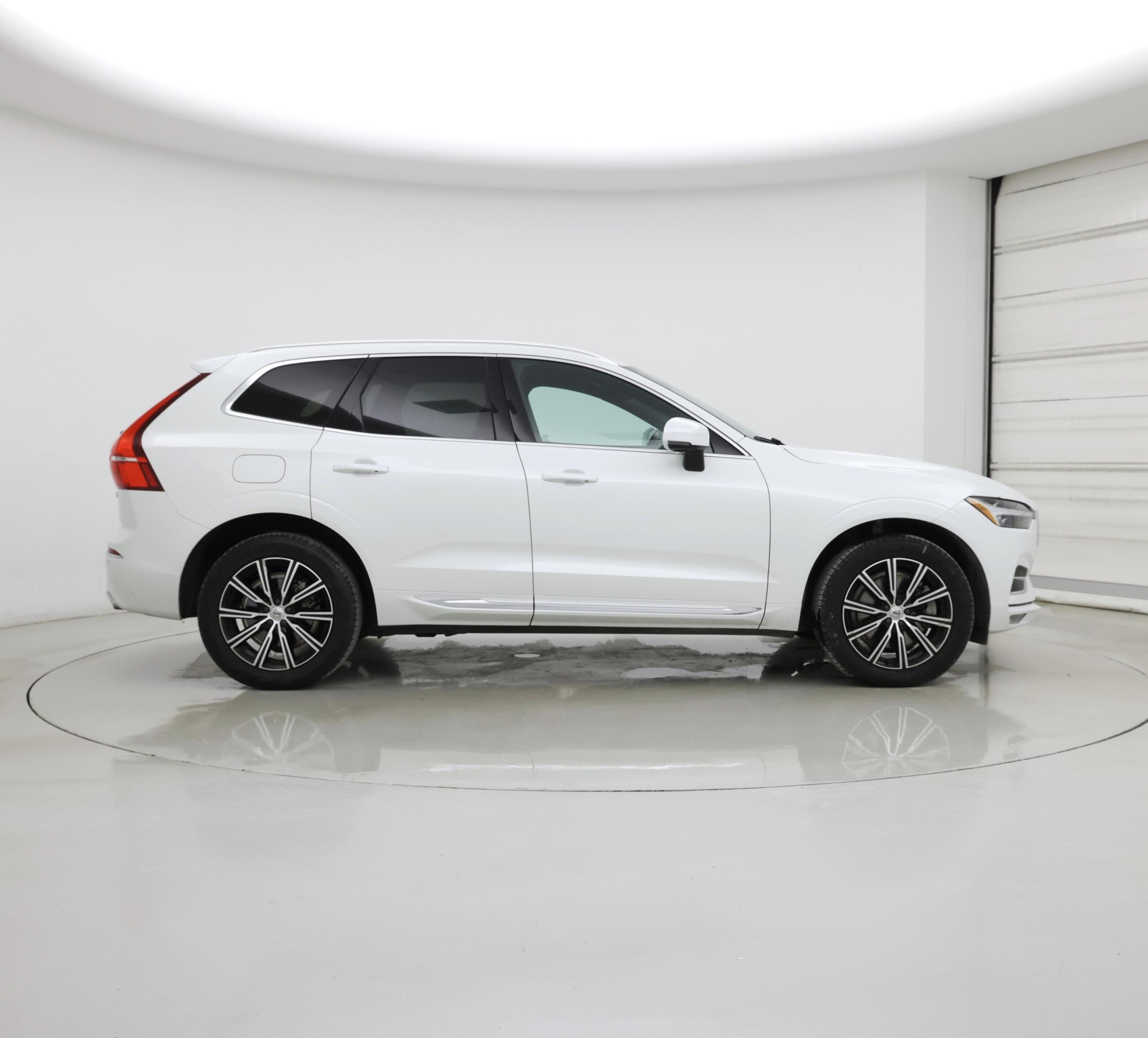 Thumbnail: 2021 Volvo XC60 - 7
