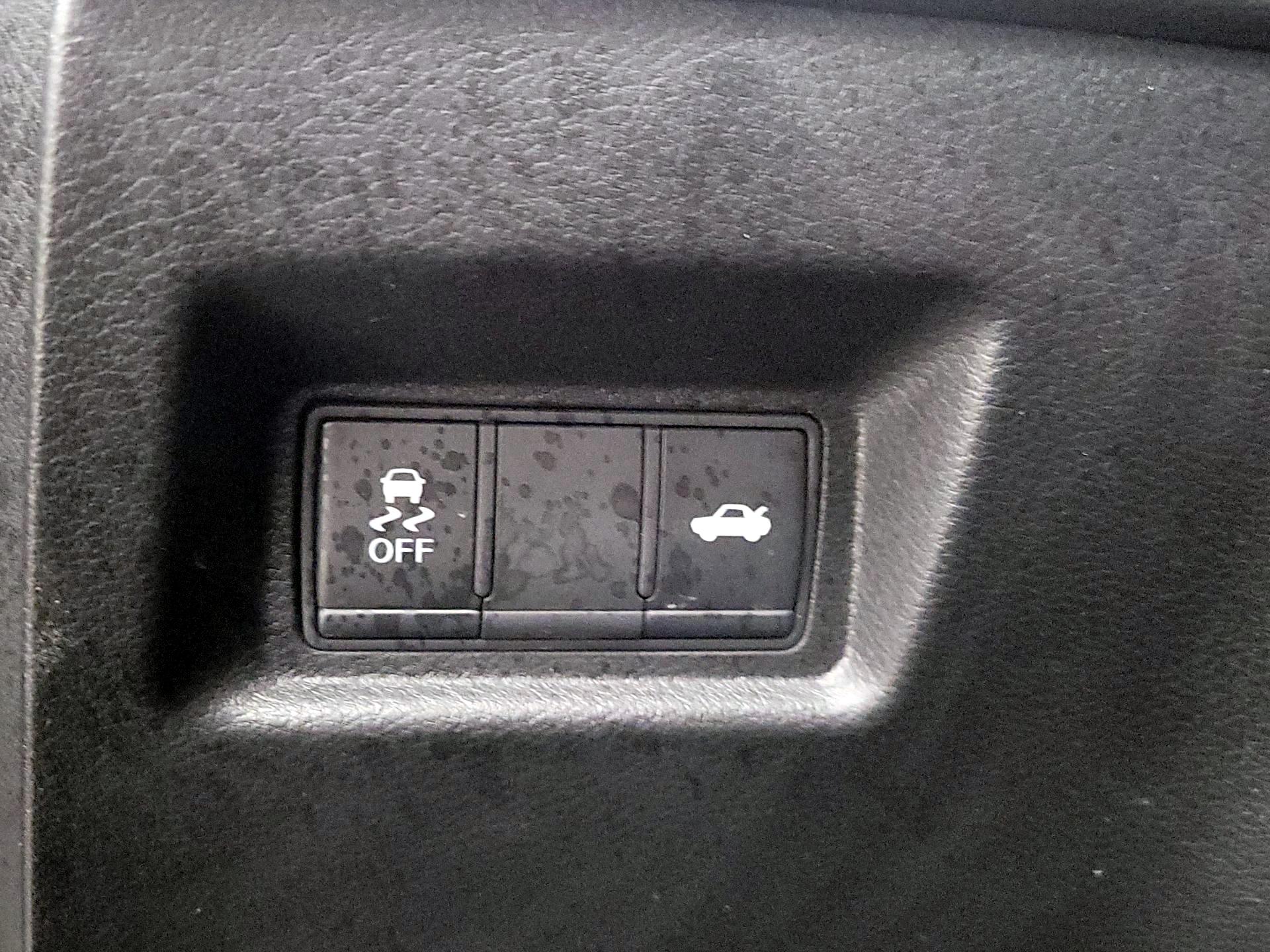 Thumbnail: 2017 INFINITI Q50 - 13