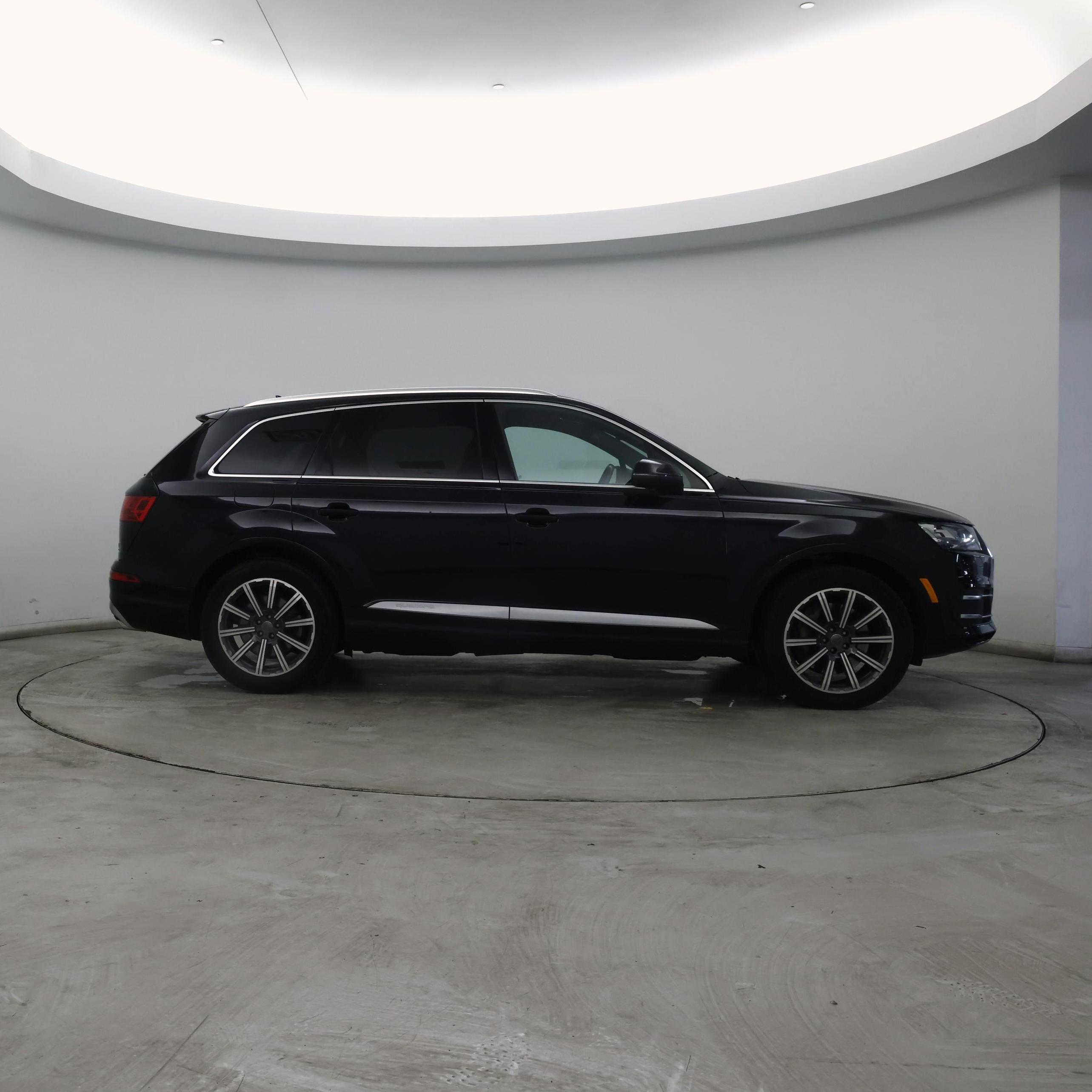 Thumbnail: 2017 Audi Q7 - 7