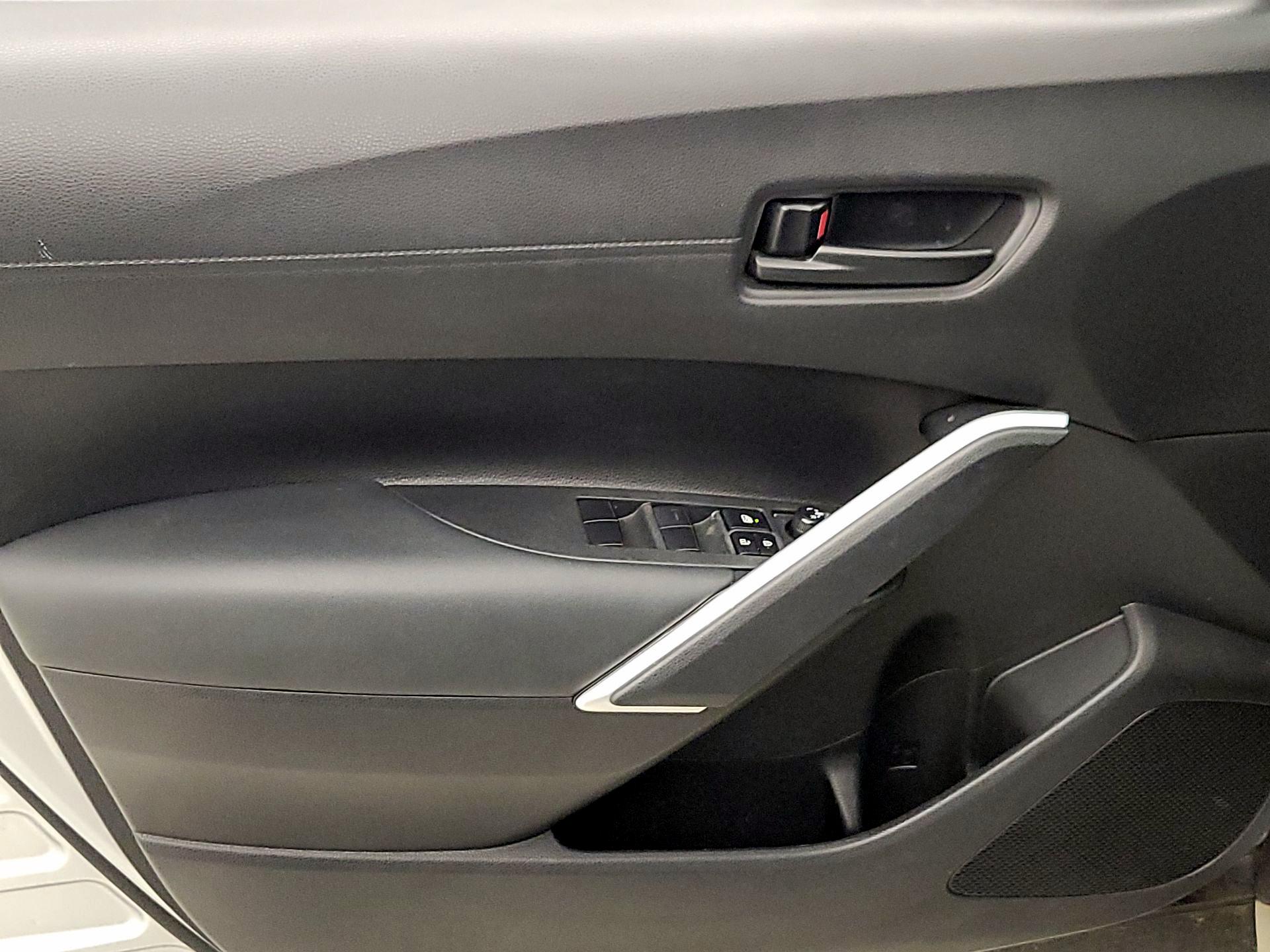 Thumbnail: 2022 Toyota Corolla Cross - 12